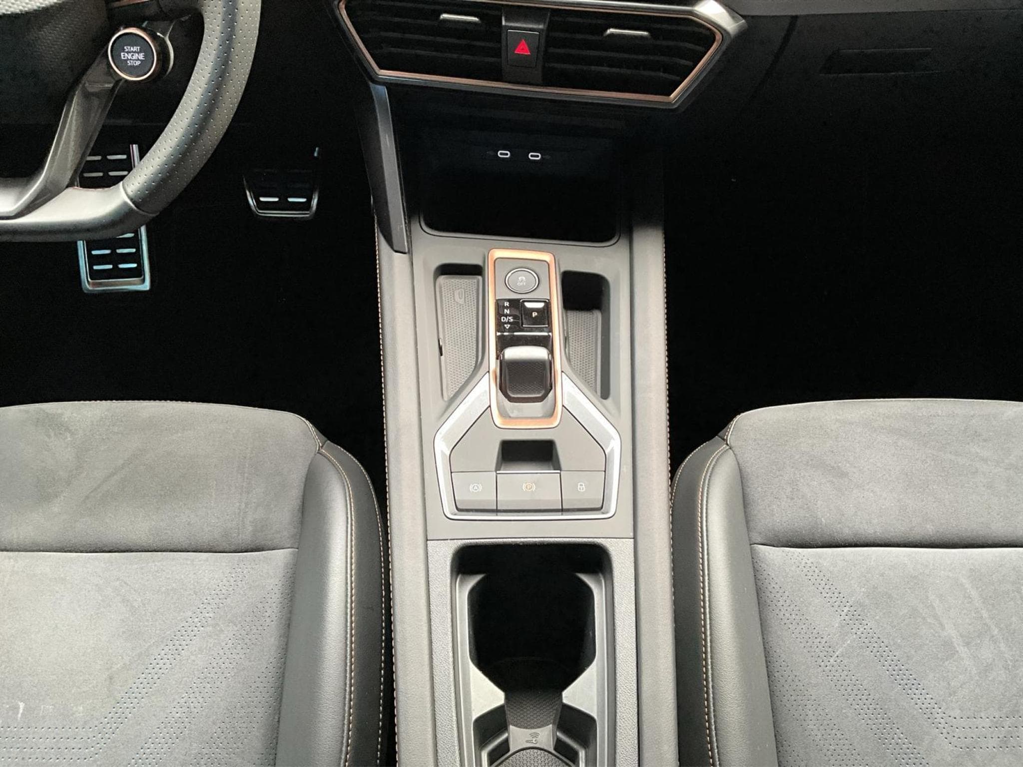 Cupra Leon ST+DSG+Dinamica+Pure-Perf.+Skyline+P.Dark+Sennheiser (2025) - Foto 12