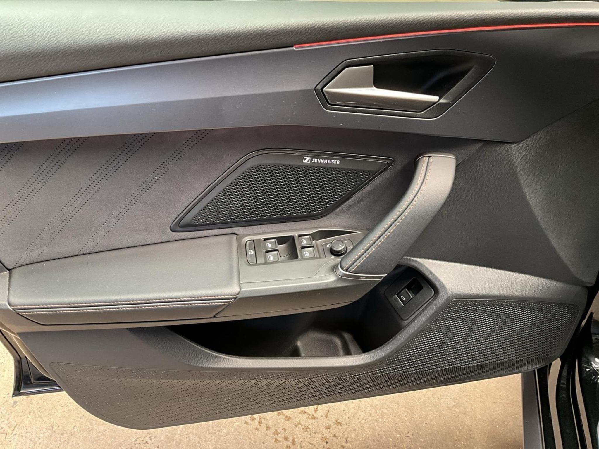 Cupra Leon ST+DSG+Dinamica+Pure-Perf.+Skyline+P.Dark+Sennheiser (2025) - Foto 14