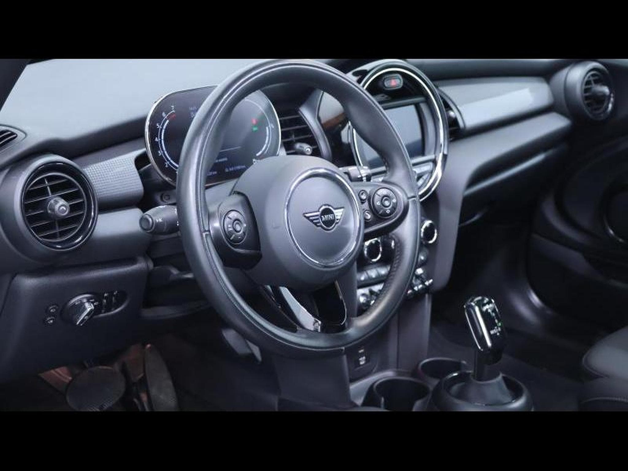 MINI Cooper 1.5 136 Hatch 3portes steptronic (2021) - Photo 19
