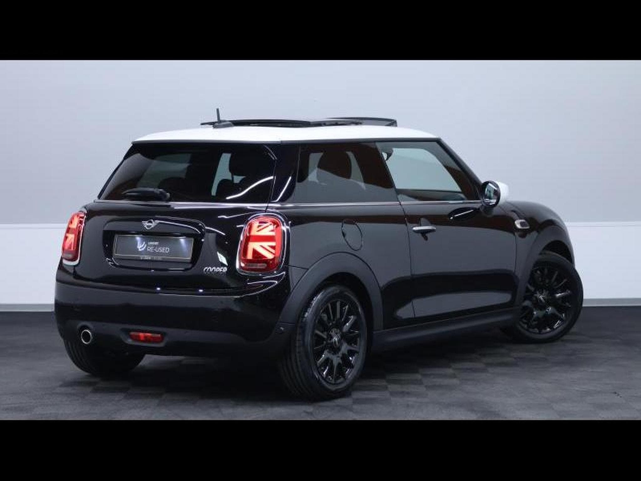 MINI Cooper 1.5 136 Hatch 3portes steptronic (2021) - Photo 9