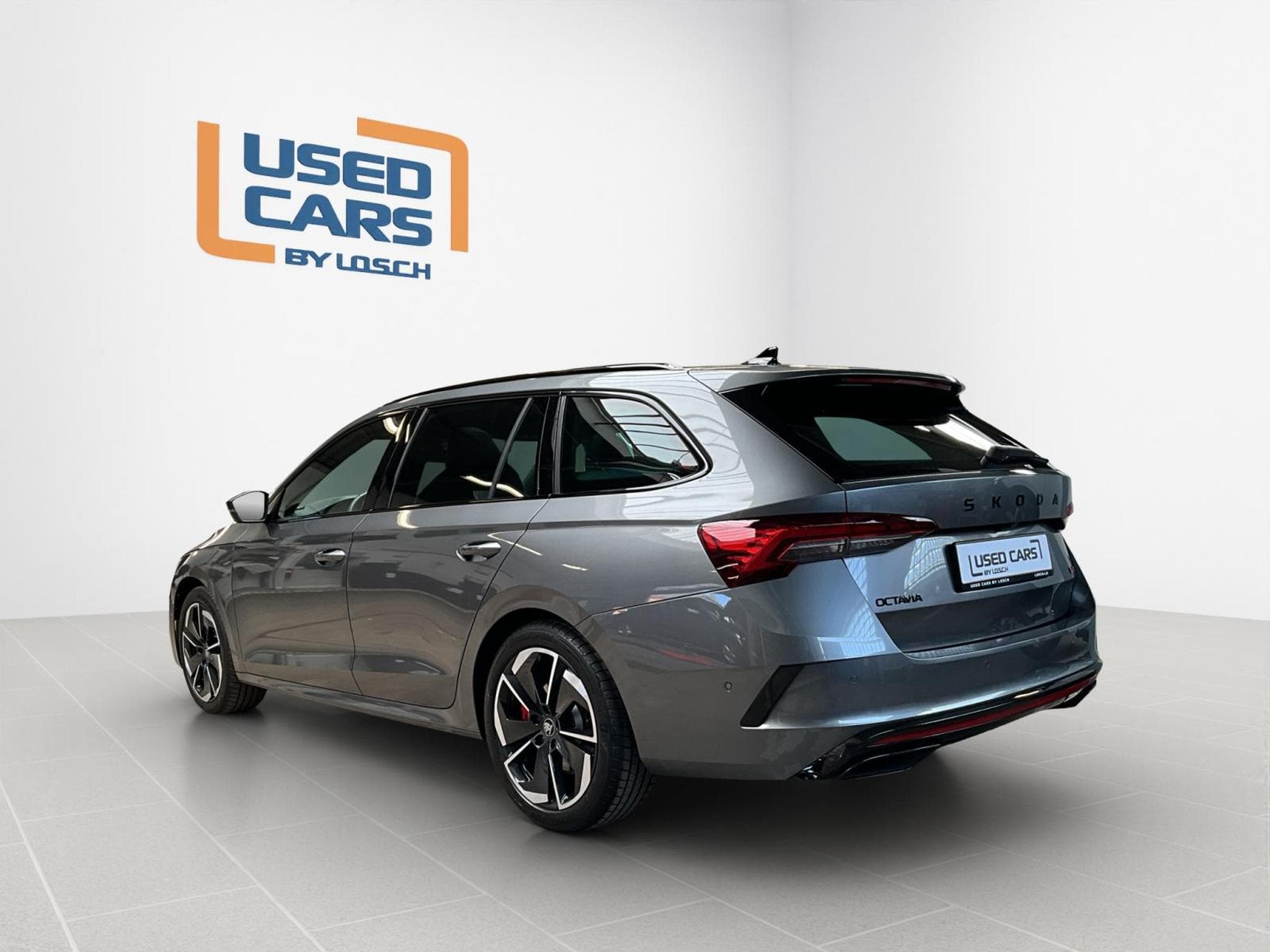 Skoda Octavia RS+DSG+SUEDIA+AHK+Pano+360+Head.up (2025) - Foto 6