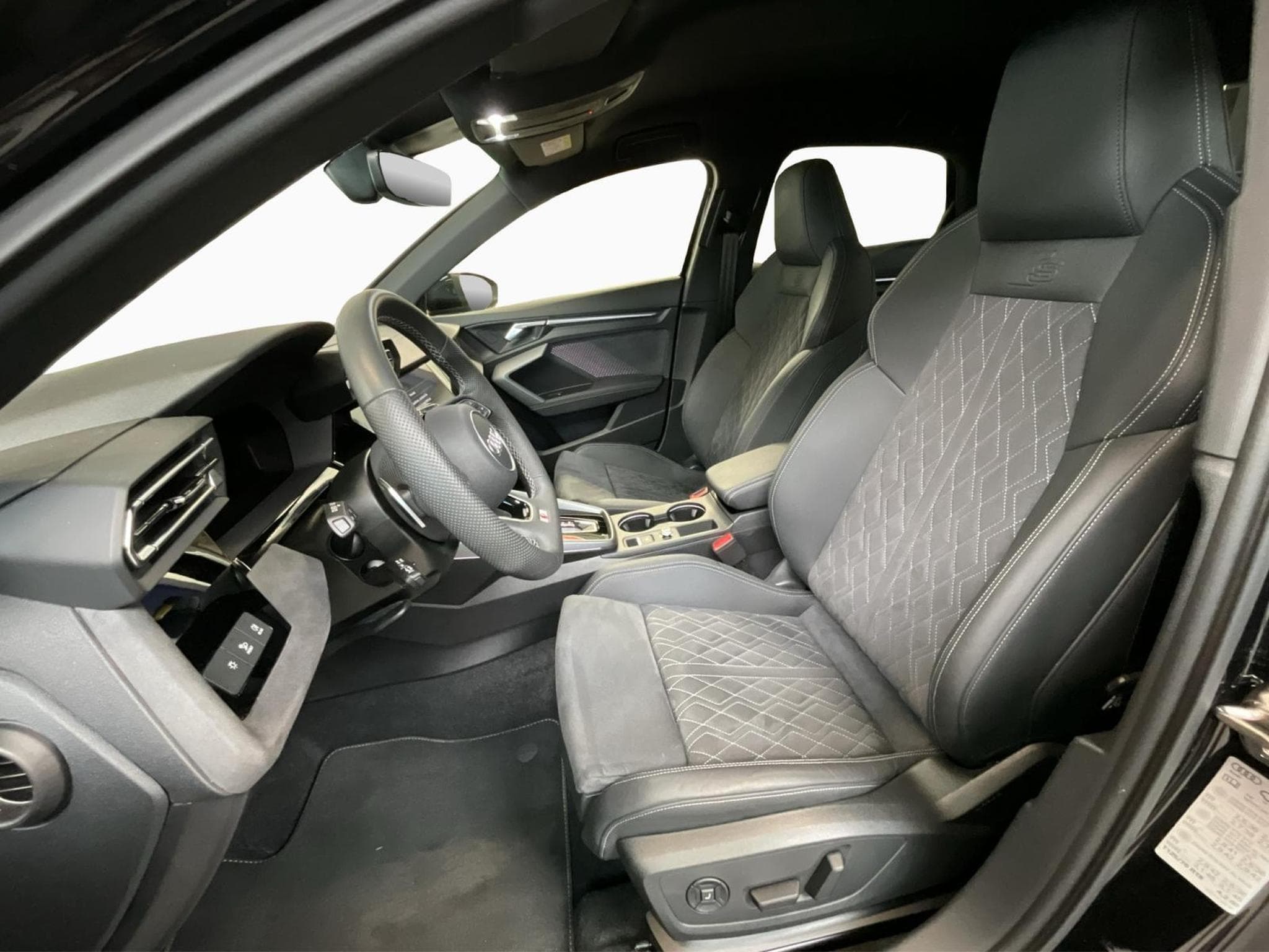 Audi A3 Limo+S-Line+35TDI+S-Tronic+Matrix-LED+P.Business+ (2025) - Foto 9