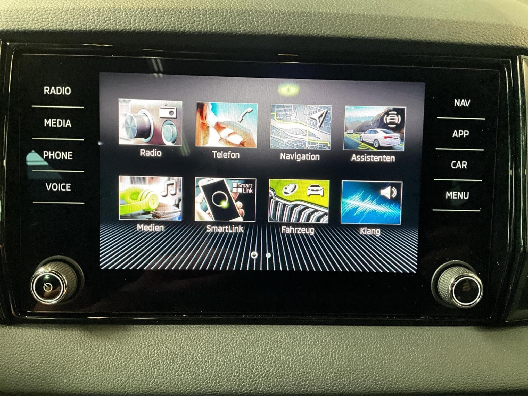 Skoda Karoq Sportline+DSG+4x4+Standh.+LM19+Navi (2023) - Foto 13