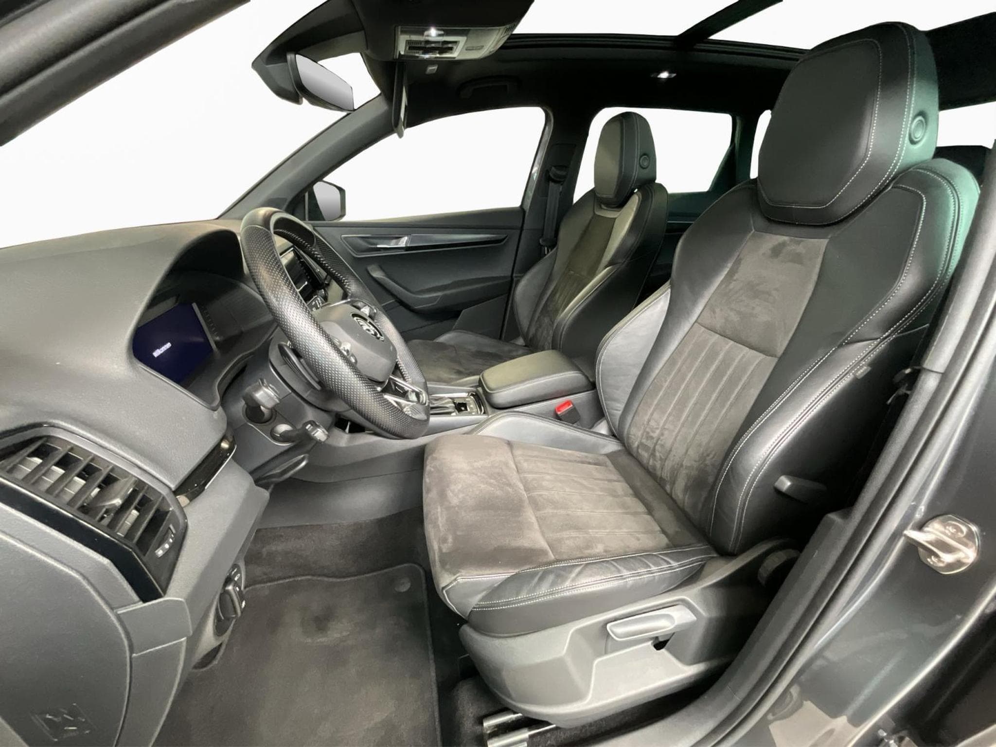 Skoda Karoq Sportline+DSG+4x4+Standh.+LM19+Navi (2023) - Foto 9