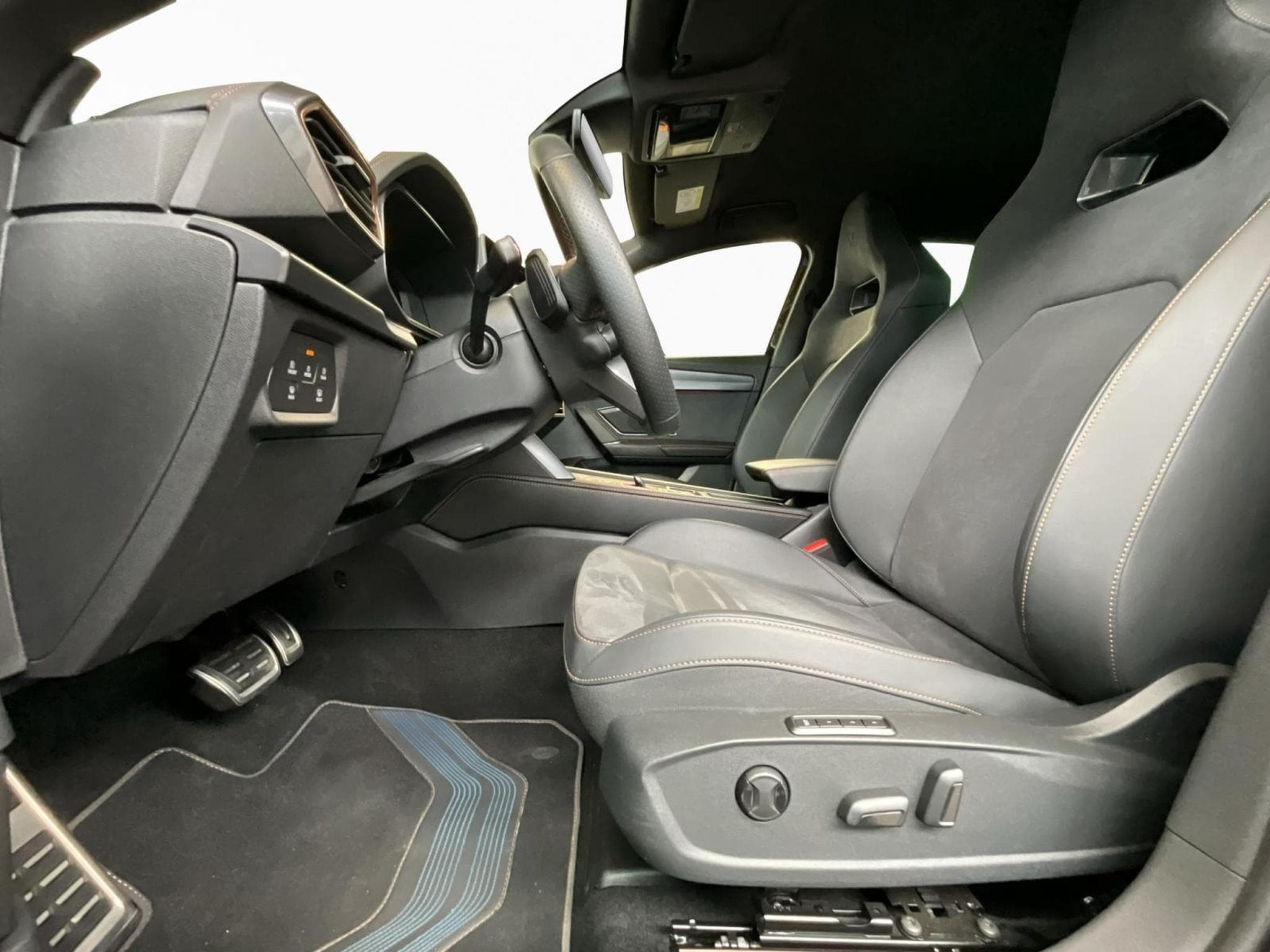 Cupra Leon DSG+Dinamica+Pure-Perf.+Int.-Drive+Sennheiser (2025) - Foto 9