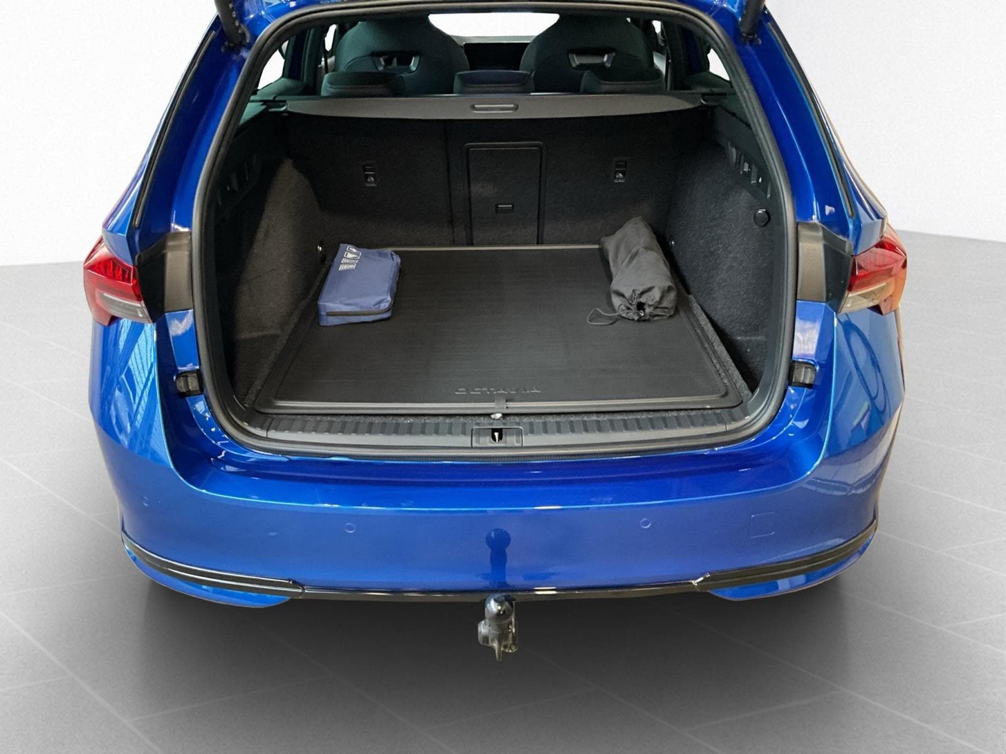 Skoda Octavia Sportline+DSG+Standh.+LM18+AHK+P.Light&View (2025) - Foto 16