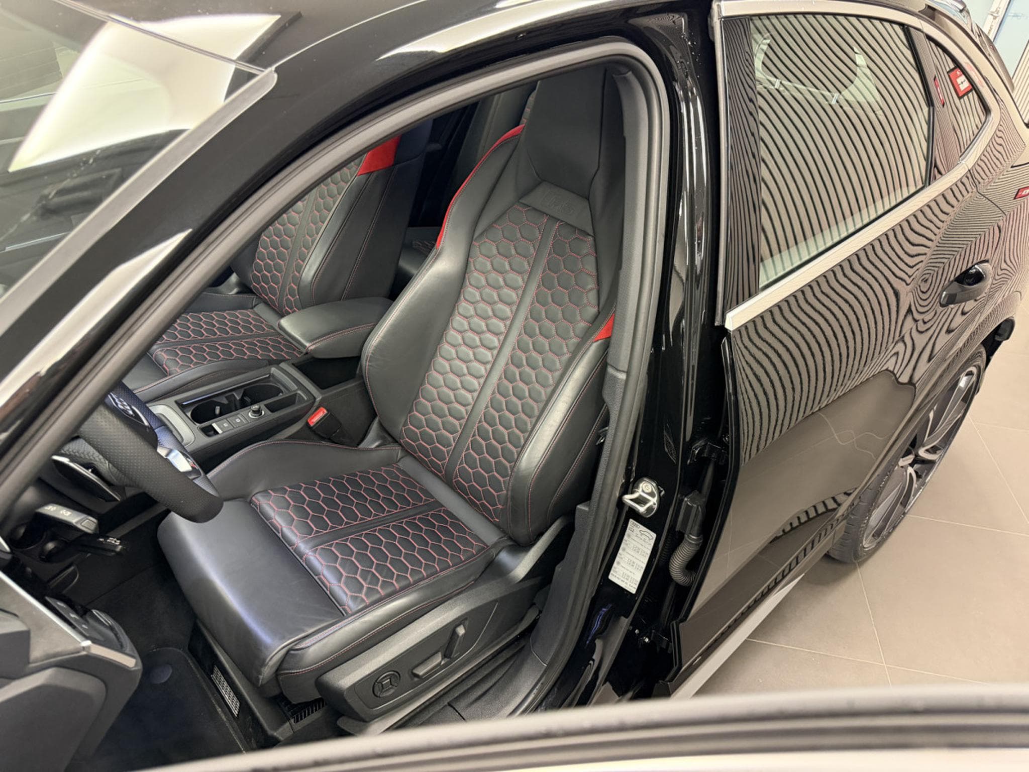 Audi RSQ3 Sportback TFSI quattro 400ch / 294kW S tronic (2020) - Photo 2