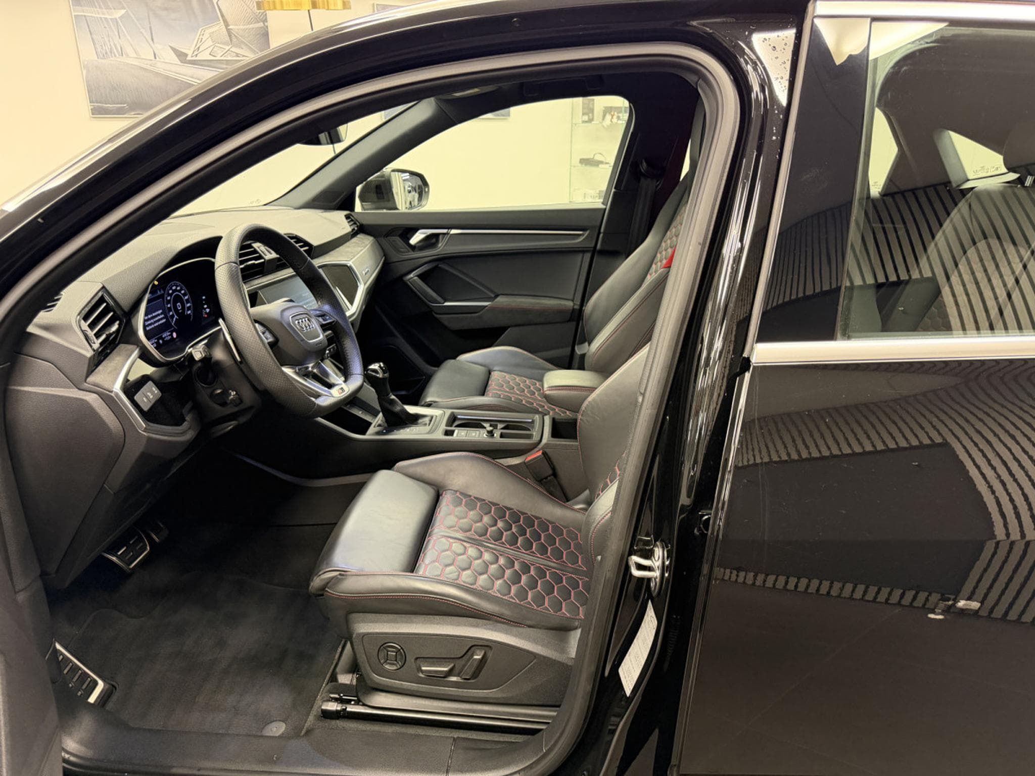 Audi RSQ3 Sportback TFSI quattro 400ch / 294kW S tronic (2020) - Photo 3
