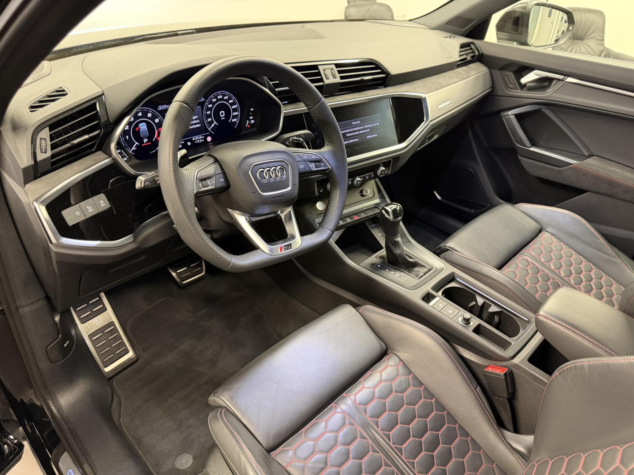 Audi RSQ3 Sportback TFSI quattro 400ch / 294kW S tronic (2020) - Photo 4