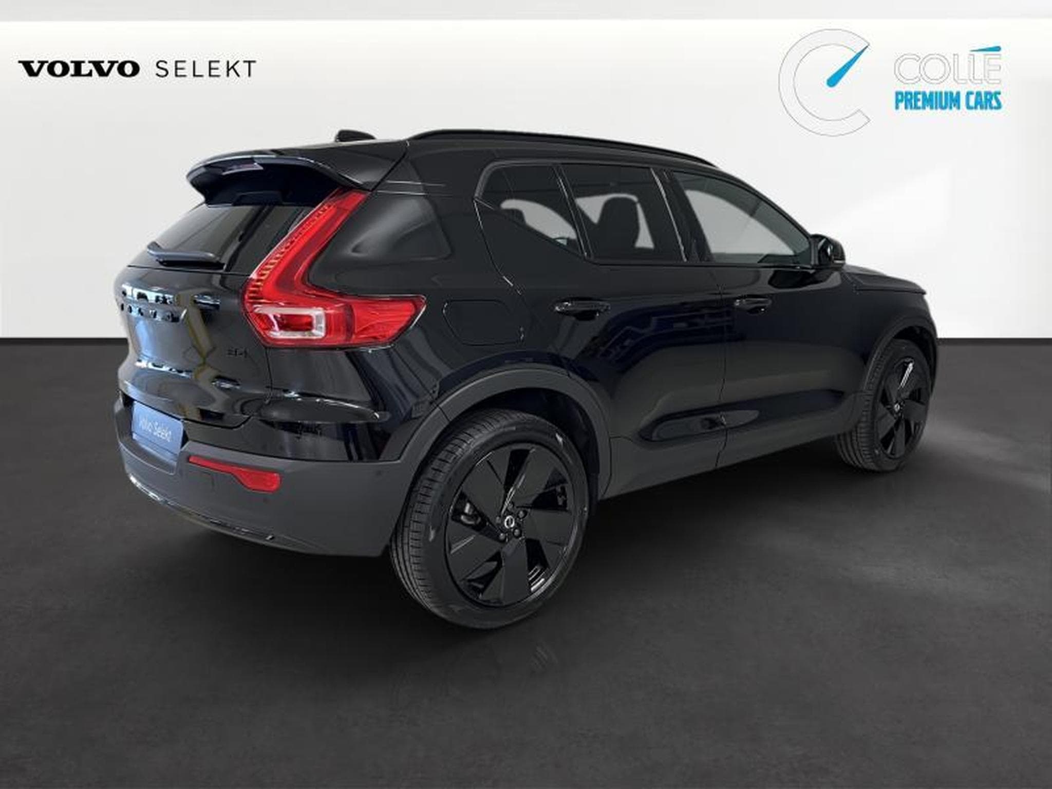 Volvo XC40 Black-Edition Plus (2025) - Photo 2