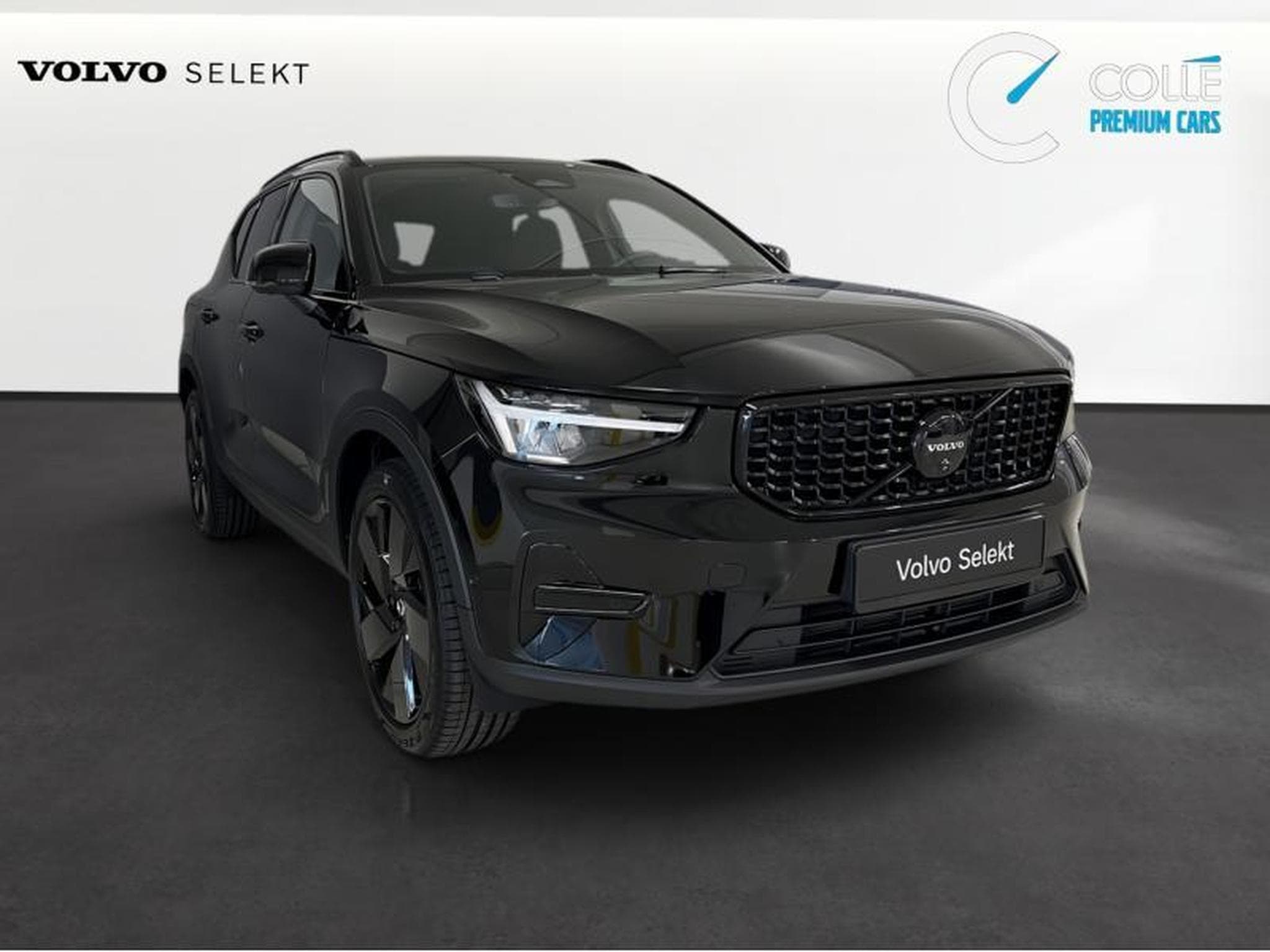Volvo XC40 Black-Edition Plus (2025) - Photo 5