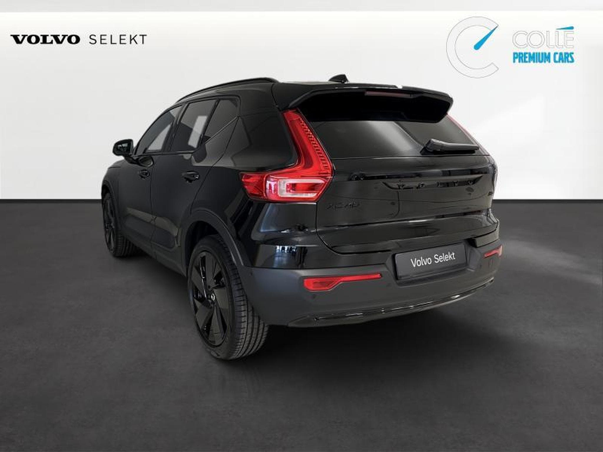 Volvo XC40 Black-Edition Plus (2025) - Photo 6