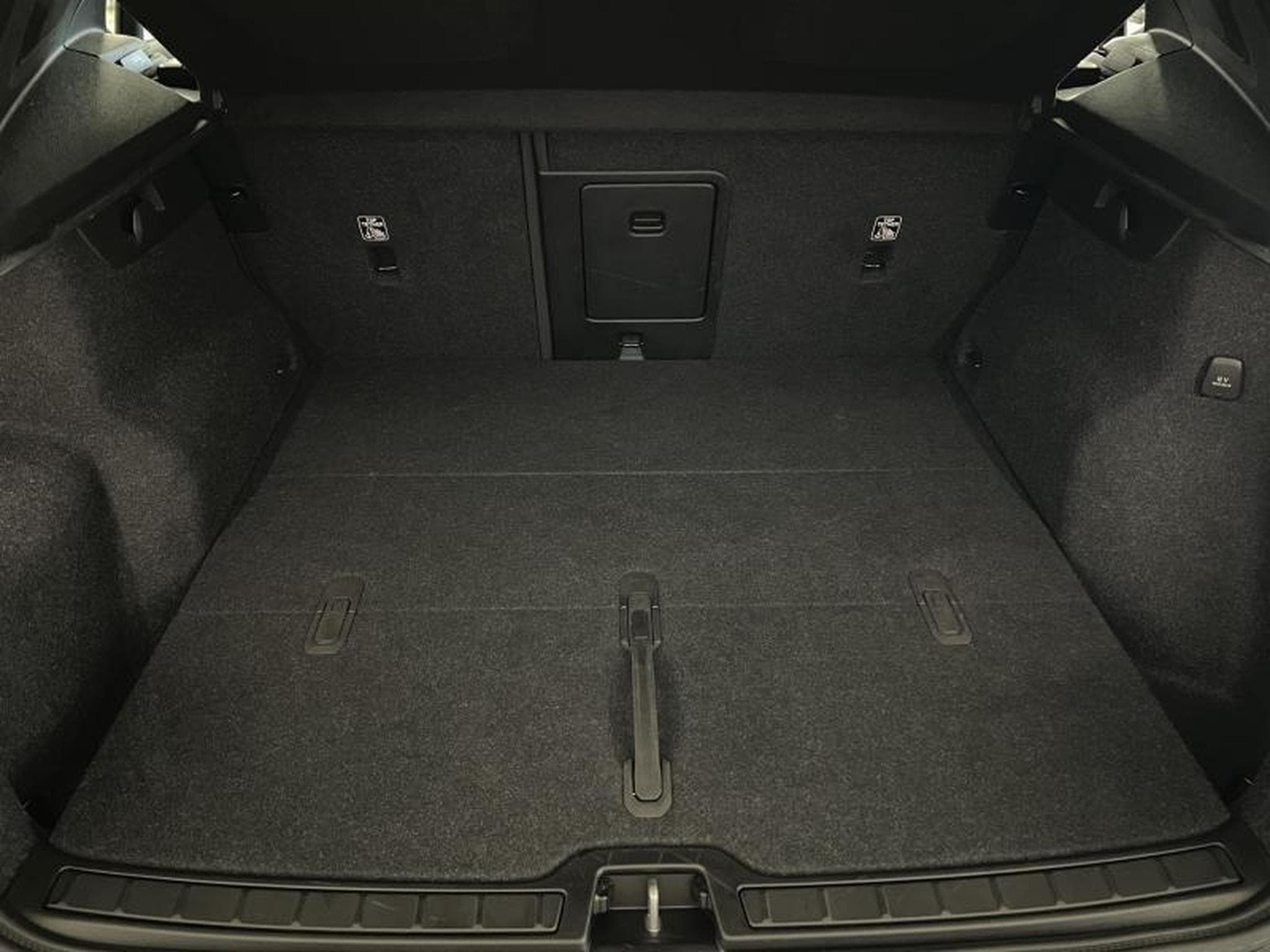 Volvo XC40 Core (2024) - Photo 20