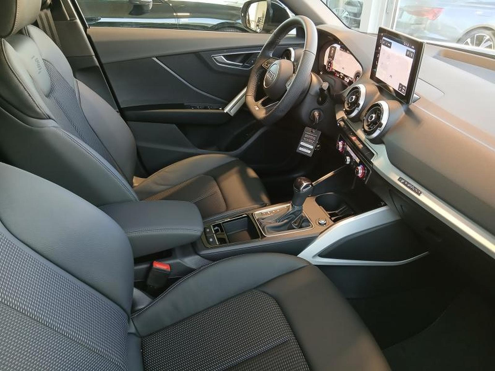Audi Q2 S-line TDI 110 kW quattro s-tronic (2026) - Photo 10