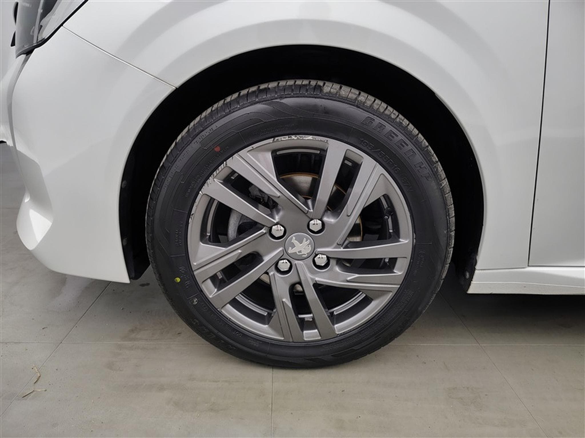 Peugeot 208 1.2i PureTech Active MIRRORLINK / PDC AR / JA 16" (2022) - Photo 6