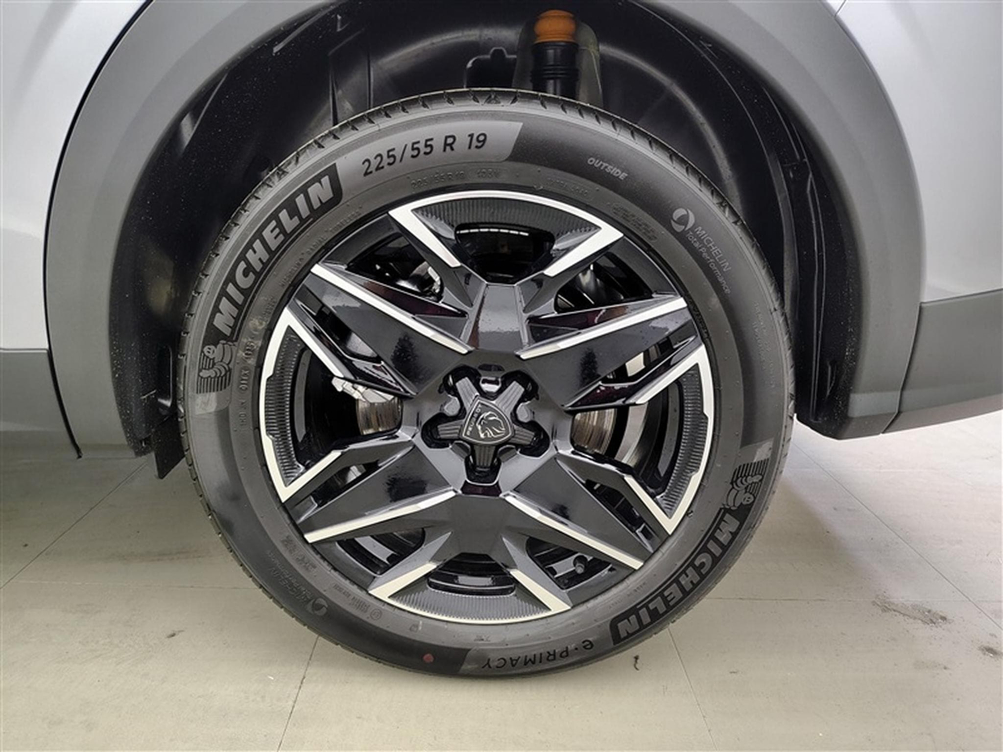 Peugeot 5008 1.2 HYBRID 145cv e-DSC6 GT 7pl. NAVI / FULL LED / CAMERA (2026) - Photo 6