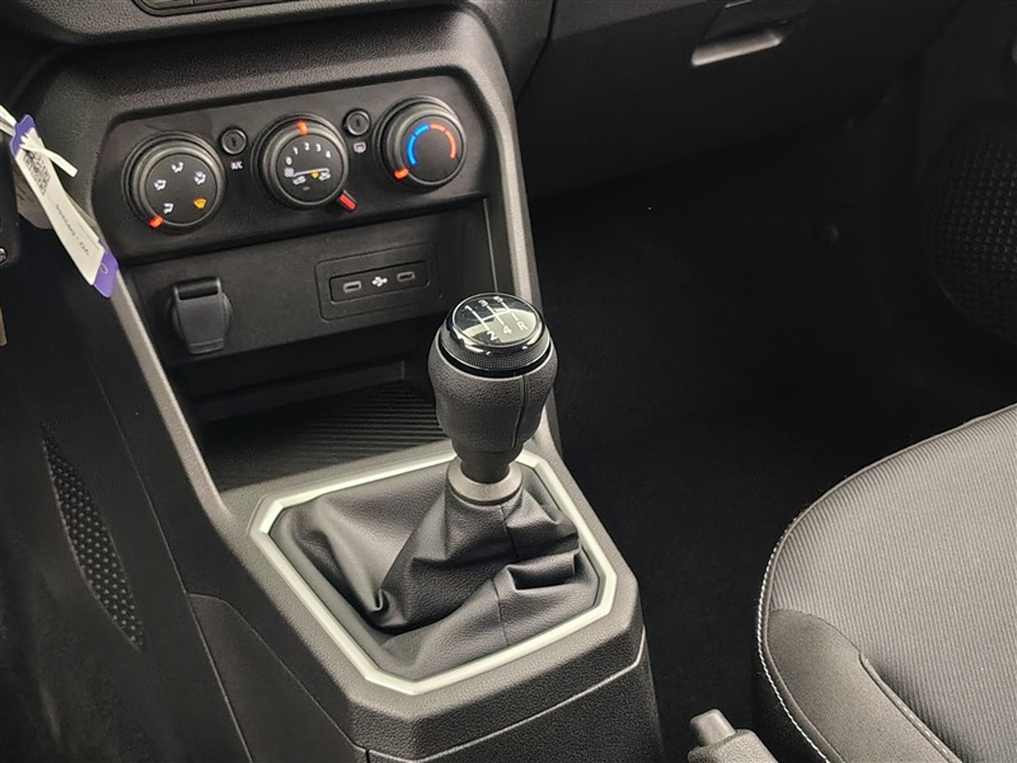 Dacia Sandero 1.0i SCe expression (2026) - Photo 12