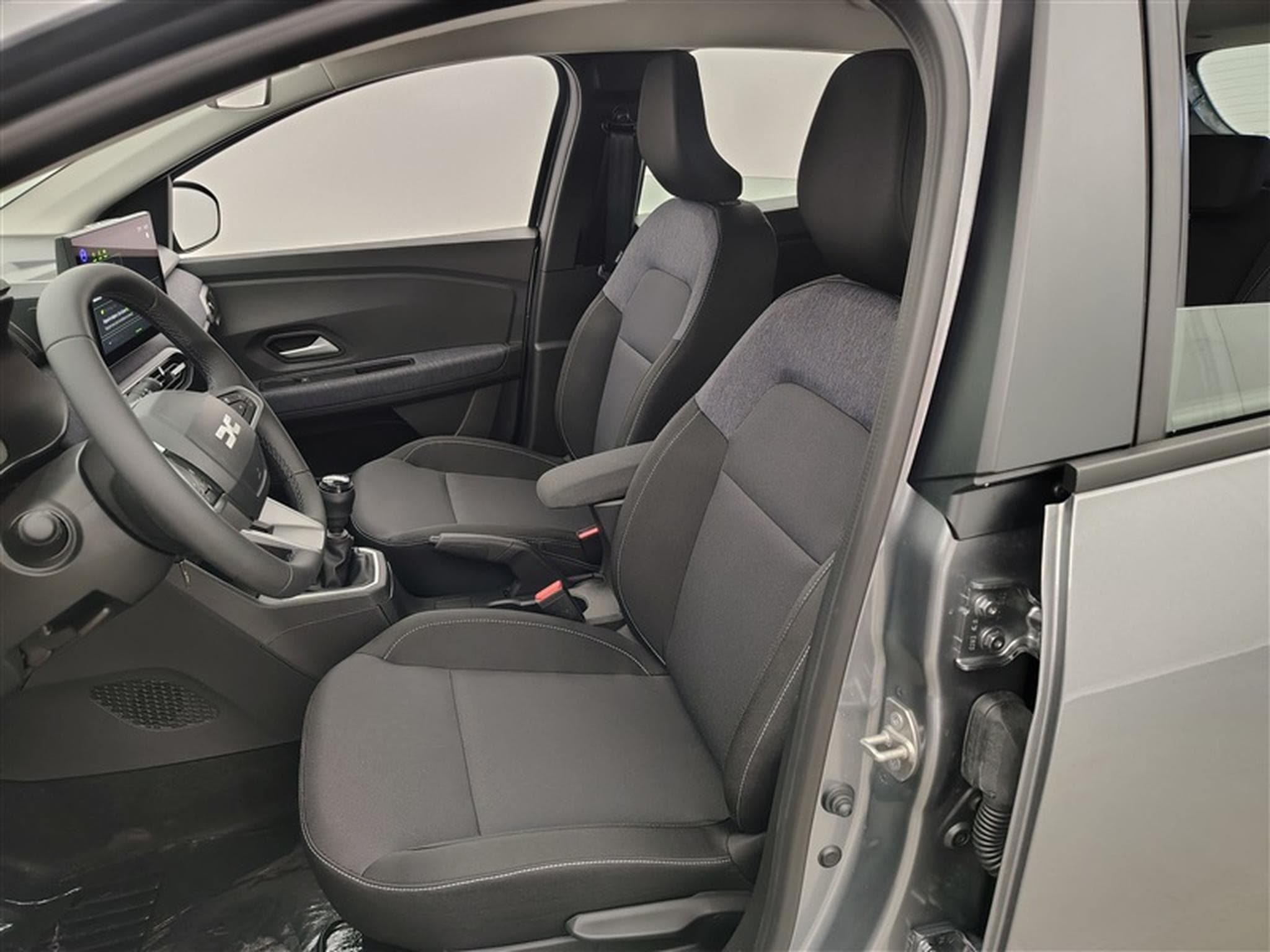Dacia Sandero 1.0i SCe expression (2026) - Photo 7