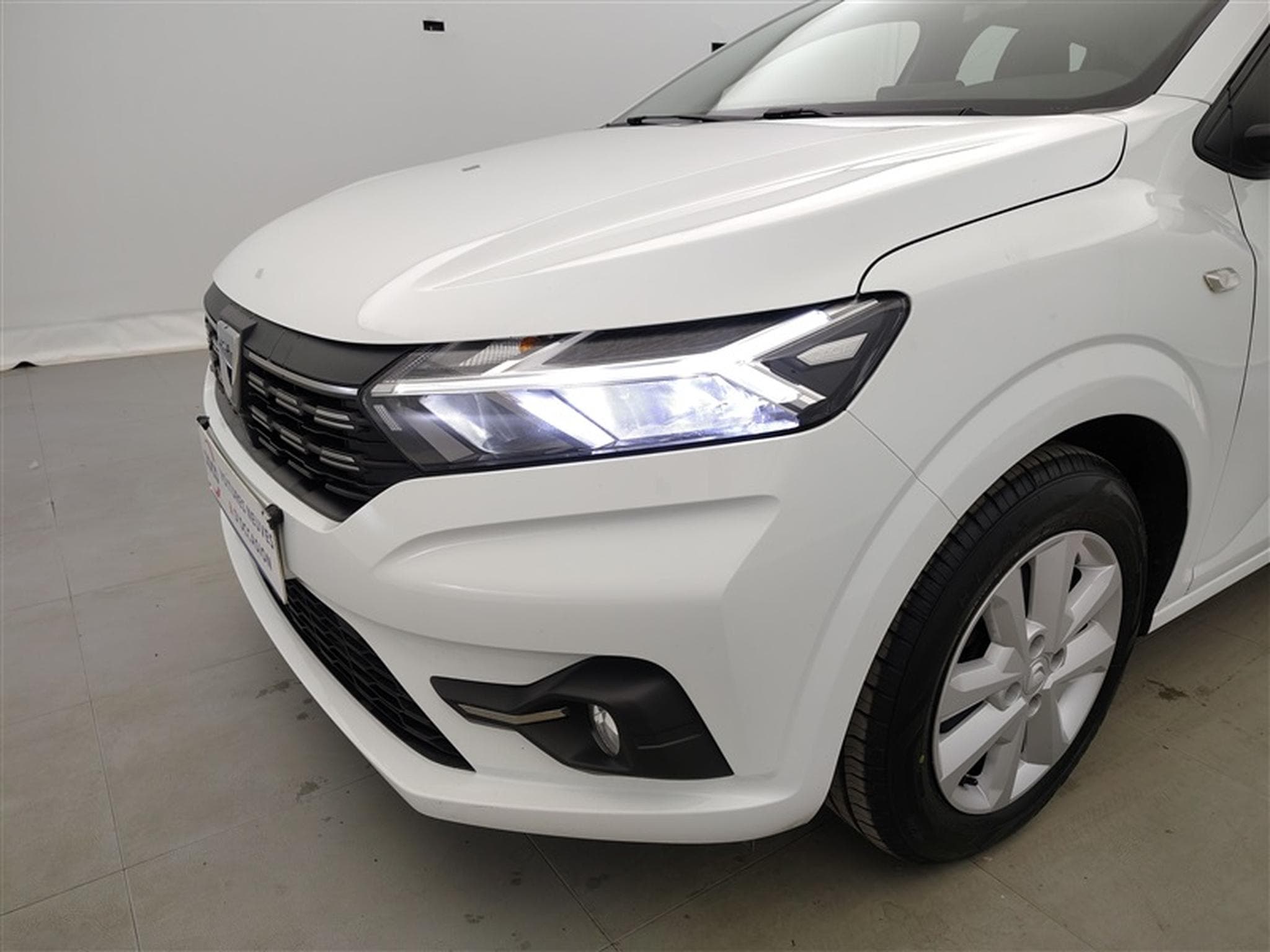 Dacia Sandero 1.0i SCe Comfort NAVI / FULL LED (2022) - Foto 15