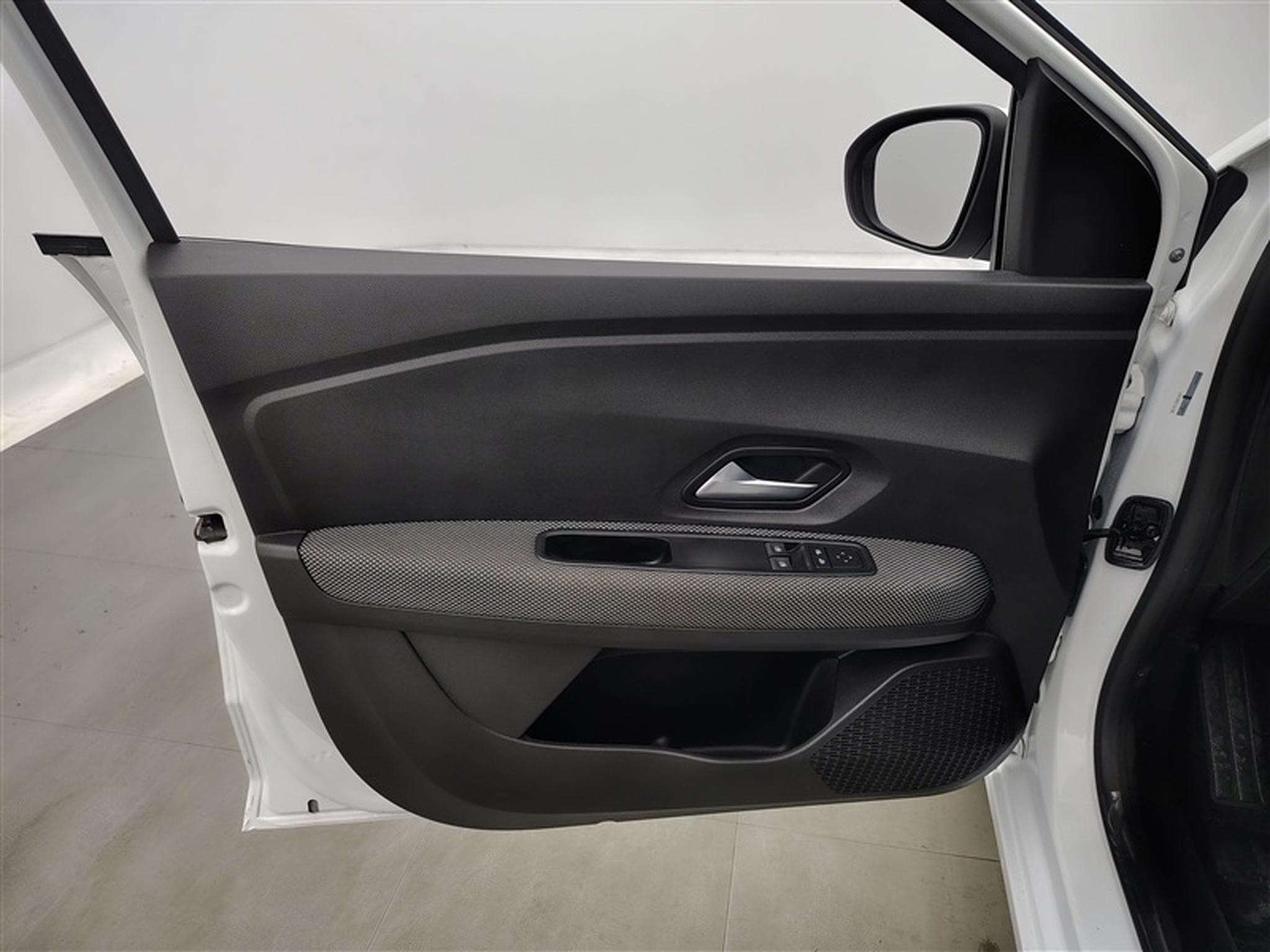 Dacia Sandero 1.0i SCe Comfort NAVI / FULL LED (2022) - Foto 16