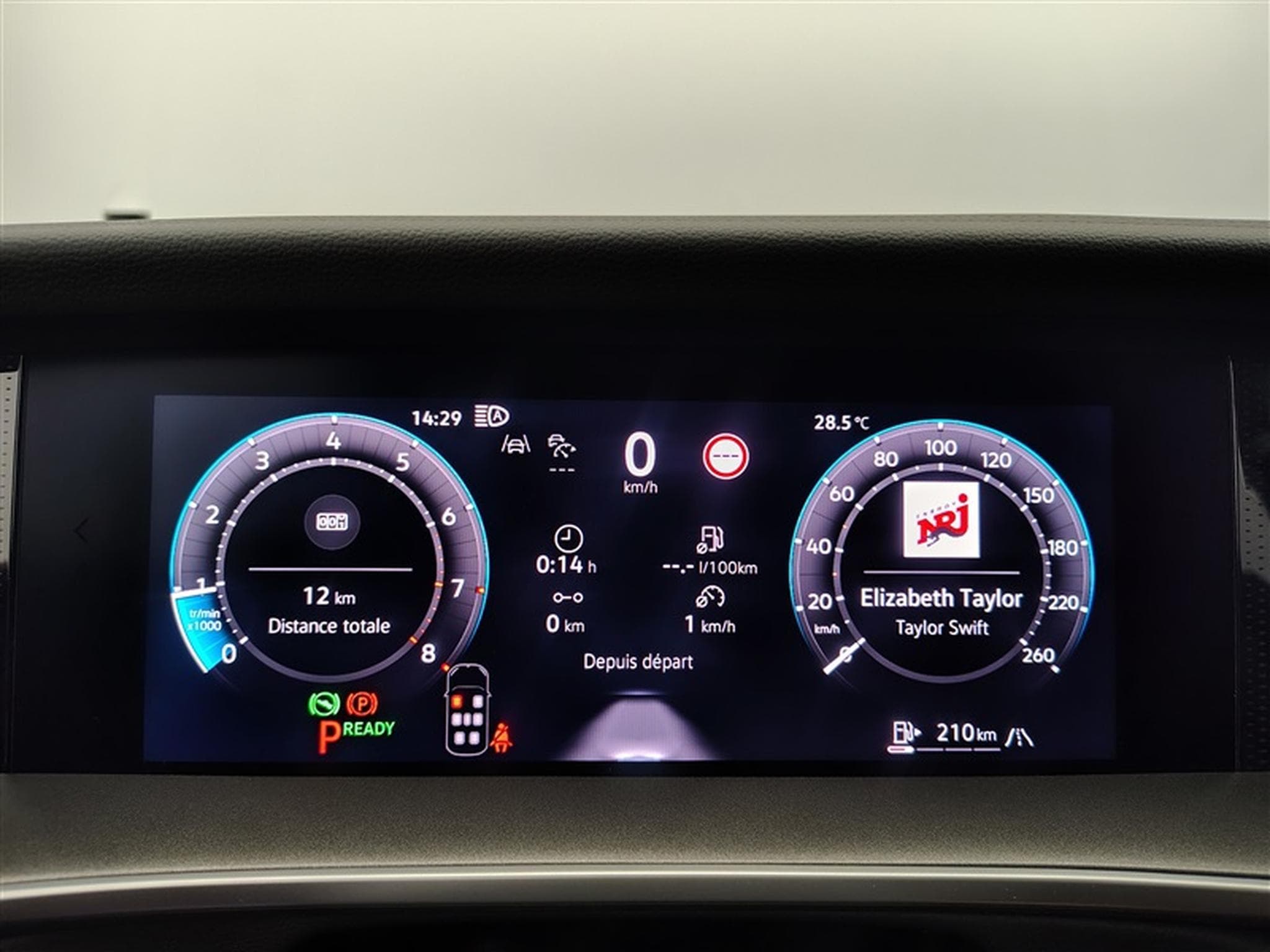 VW Tayron 1.5 e-TSi 150cv DSG 30Years 7pl. CARPLAY / FULL LED (2026) - Foto 10