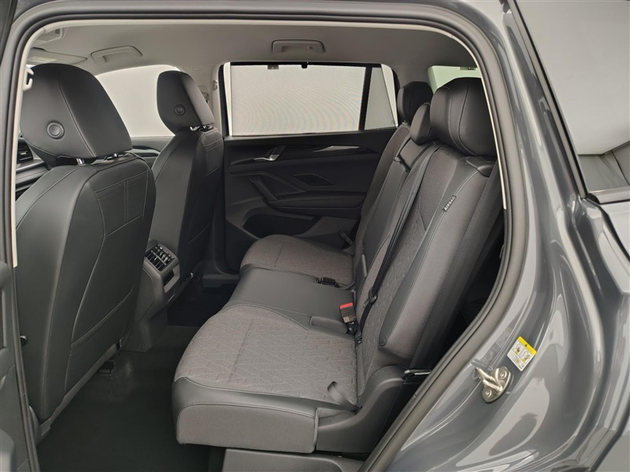 VW Tayron 1.5 e-TSi 150cv DSG 30Years 7pl. CARPLAY / FULL LED (2026) - Foto 13