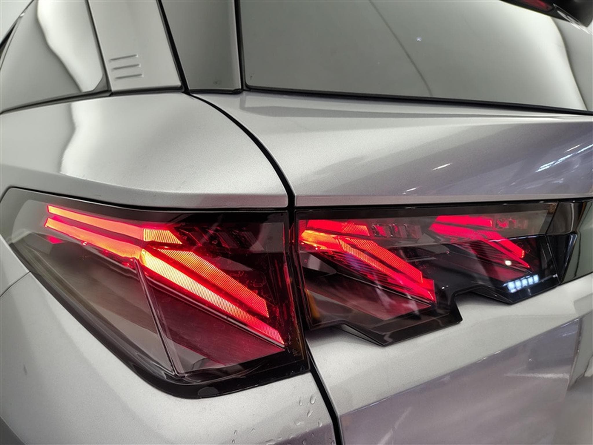 Peugeot 5008 1.2 HYBRID 145cv e-DSC6 GT 7pl. NAVI / FULL LED / CAMERA (2026) - Foto 16
