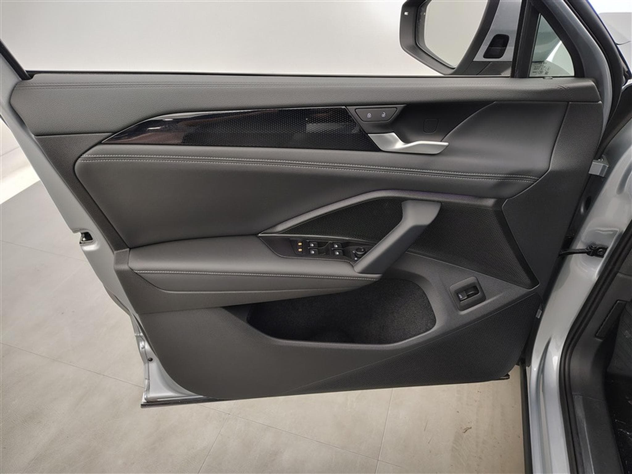 VW Tayron 1.5 e-TSi 150cv DSG 30Years 7pl. CARPLAY / FULL LED (2026) - Foto 17