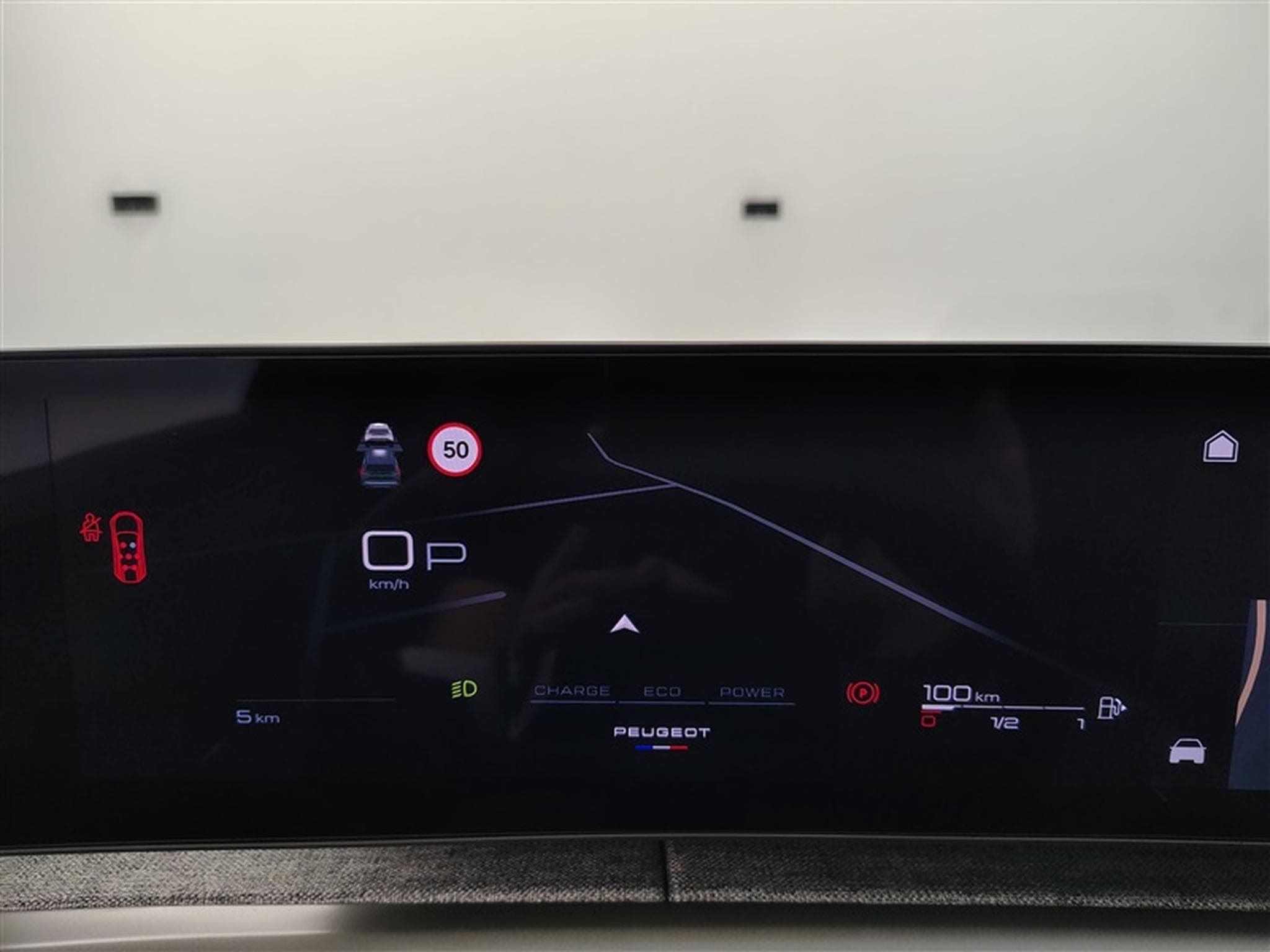 Peugeot 5008 1.2 HYBRID 145cv e-DSC6 GT 7pl. NAVI / FULL LED / CAMERA (2026) - Foto 10