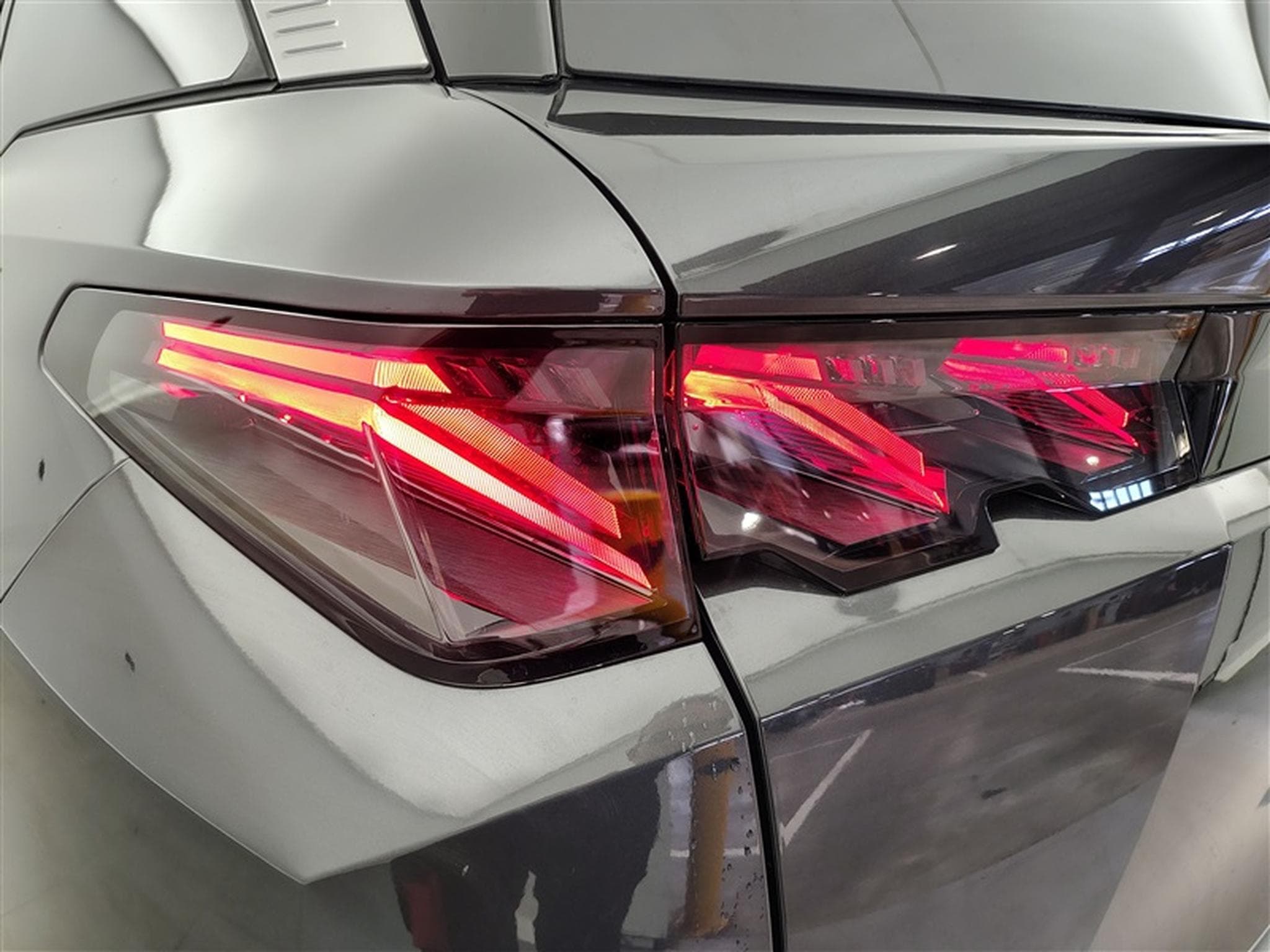 Peugeot 5008 1.2 HYBRID 145cv e-DSC6 GT 7pl. NAVI / FULL LED / CAMERA (2026) - Foto 16