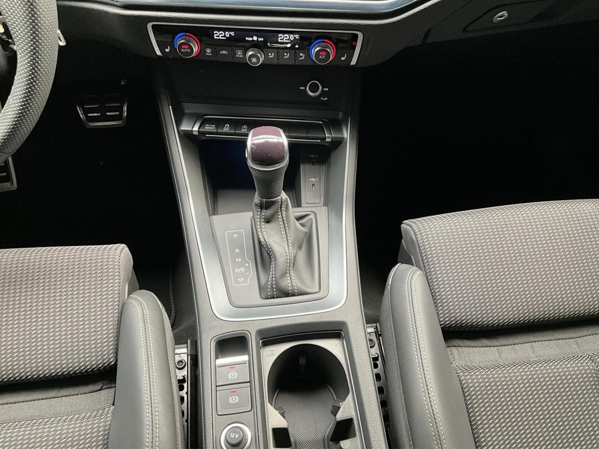 Audi Q3 SB+S-Line+35TDI+S-Tronic+P.Premium (2025) - Foto 12