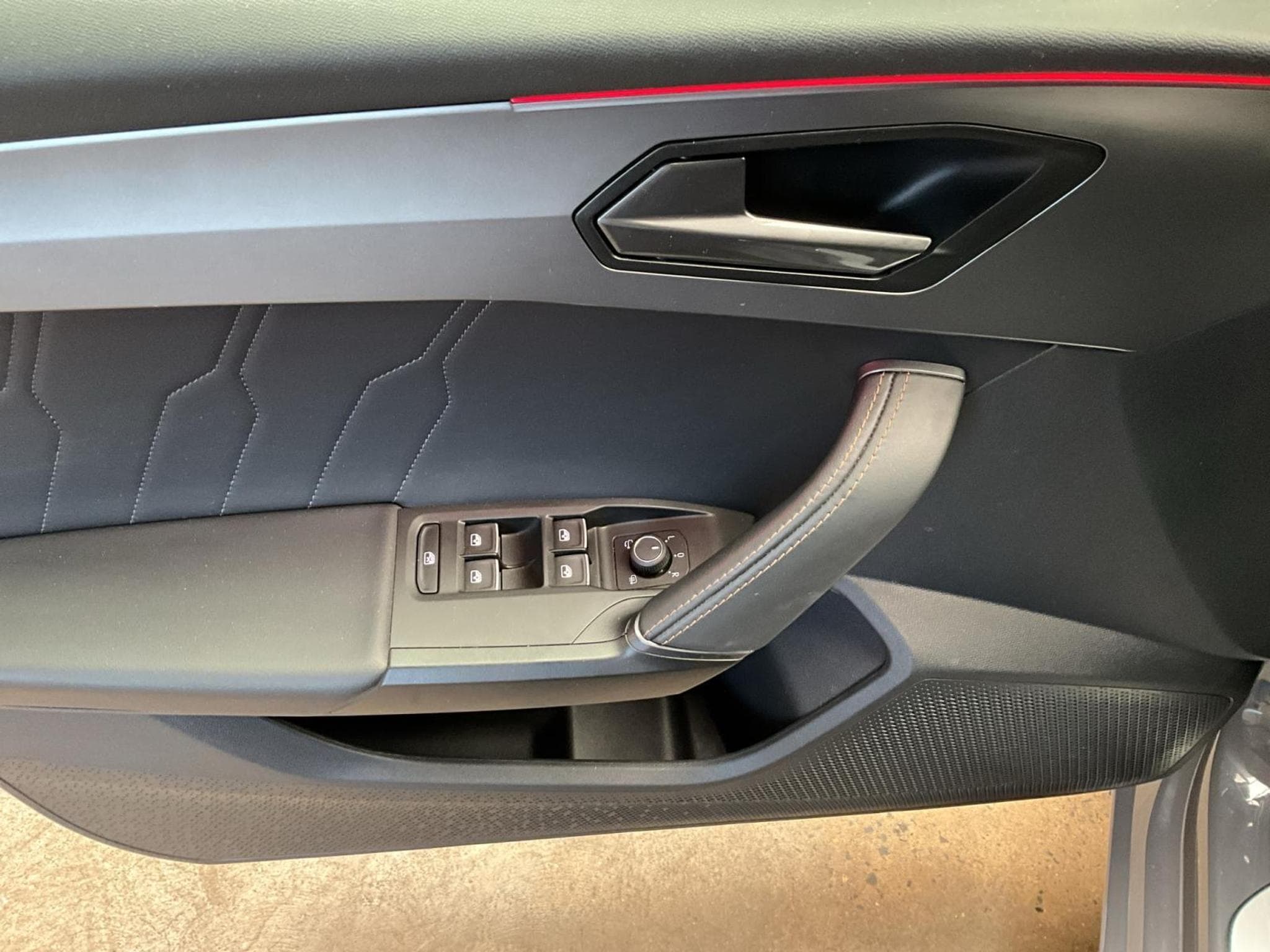 Cupra Leon DSG+Matrix-LED+FullLink+Pano+P.Safe-DriveXL (2023) - Photo 14