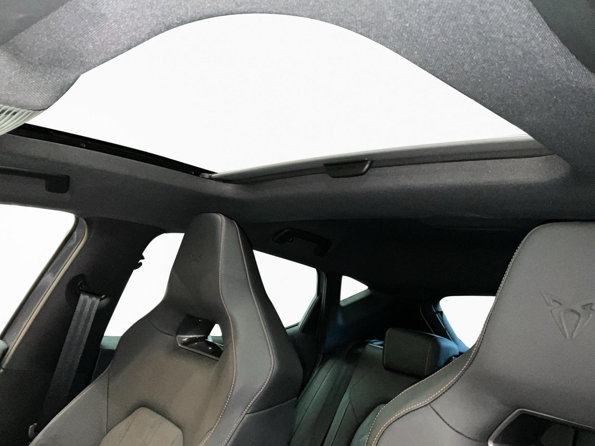 Cupra Leon DSG+Matrix-LED+FullLink+Pano+P.Safe-DriveXL (2023) - Photo 15