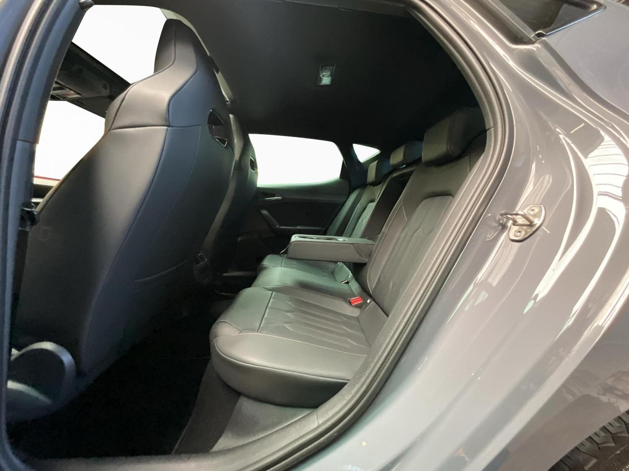 Cupra Leon DSG+Matrix-LED+FullLink+Pano+P.Safe-DriveXL (2023) - Photo 16