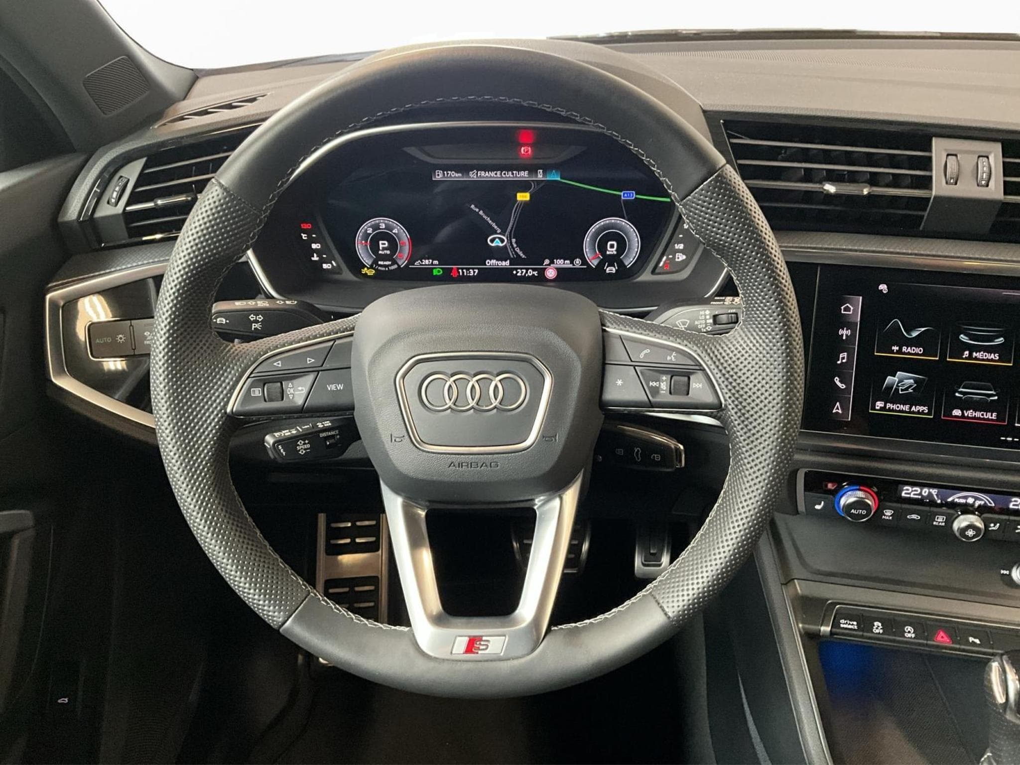 Audi Q3 SB+S-line+35TDI+S-Tronic+P.Premium+Sound+Black-Style (2025) - Foto 10