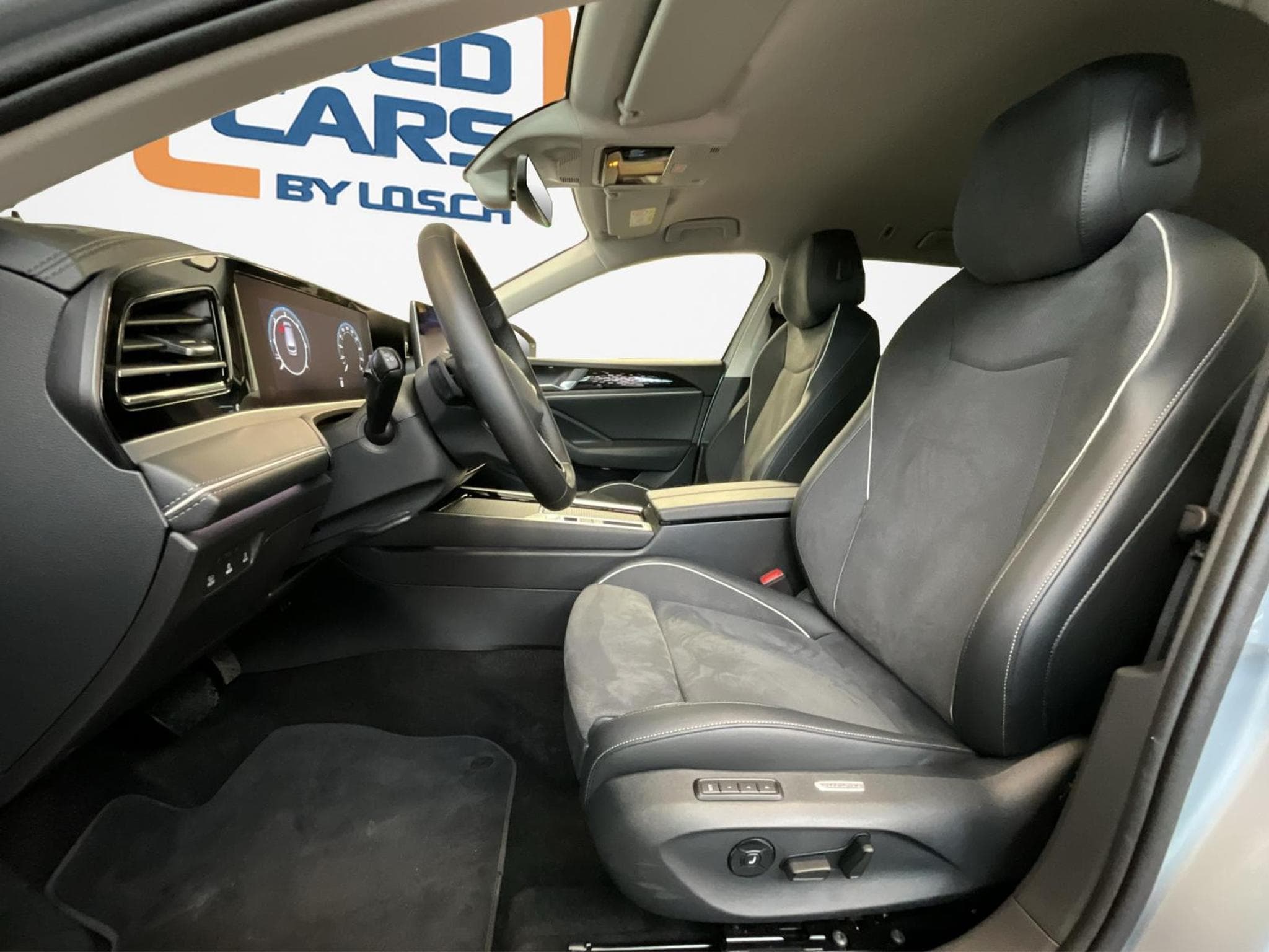 VW Passat Elegance+DSG+Led+Navi+P.Acoustique+AHK+P.Technologie (2025) - Photo 11