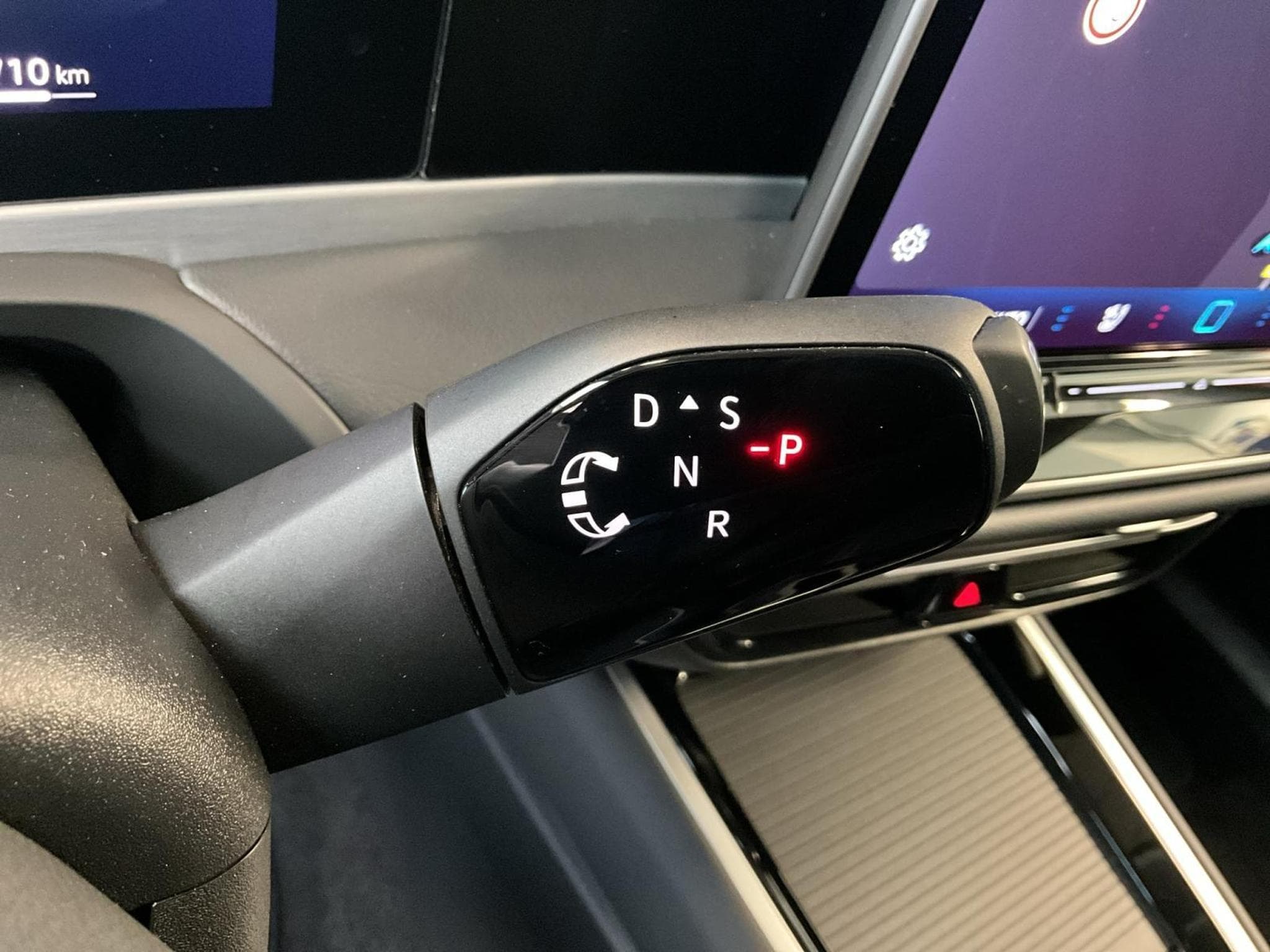 VW Passat Elegance+DSG+Led+Navi+P.Acoustique+AHK+P.Technologie (2025) - Photo 14