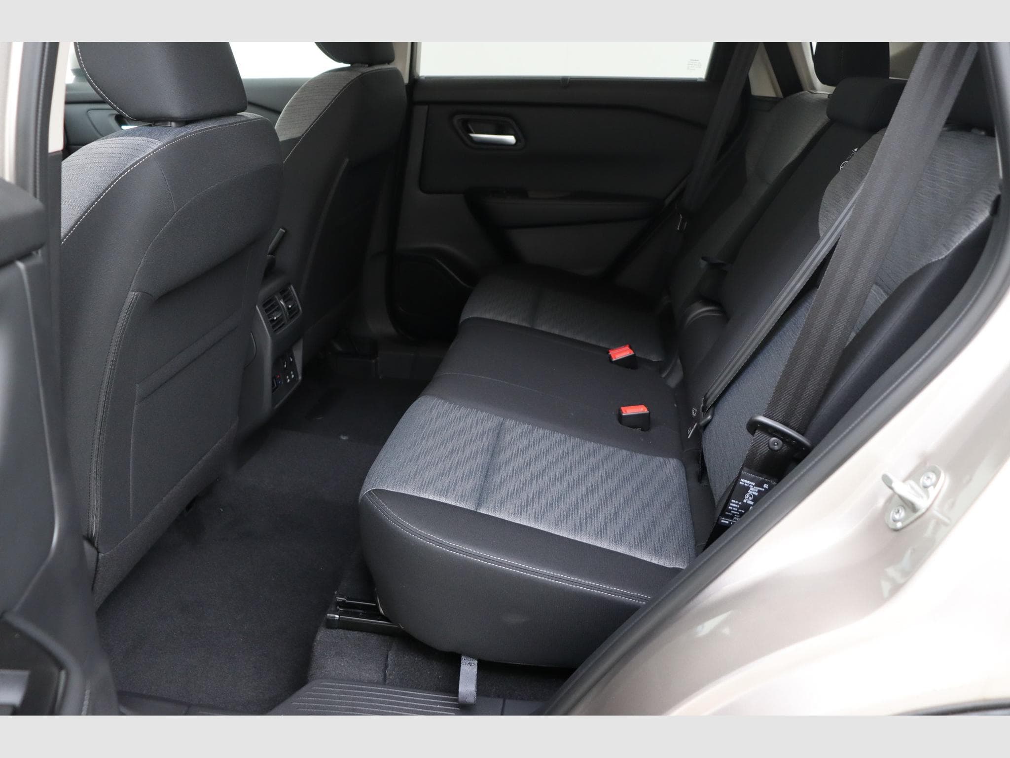 Nissan X-Trail N-Connecta + Comfort Pack 7pl (2026) - Foto 16