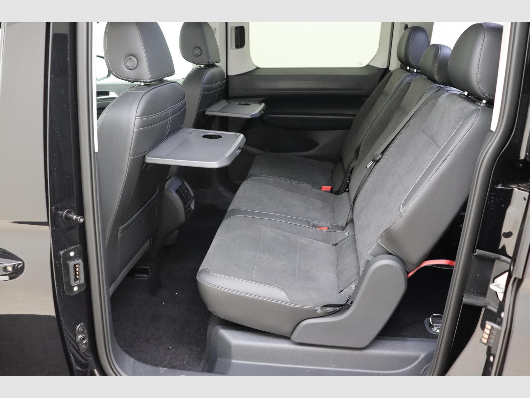 VW Caddy Maxi Style 7pl (2026) - Photo 16