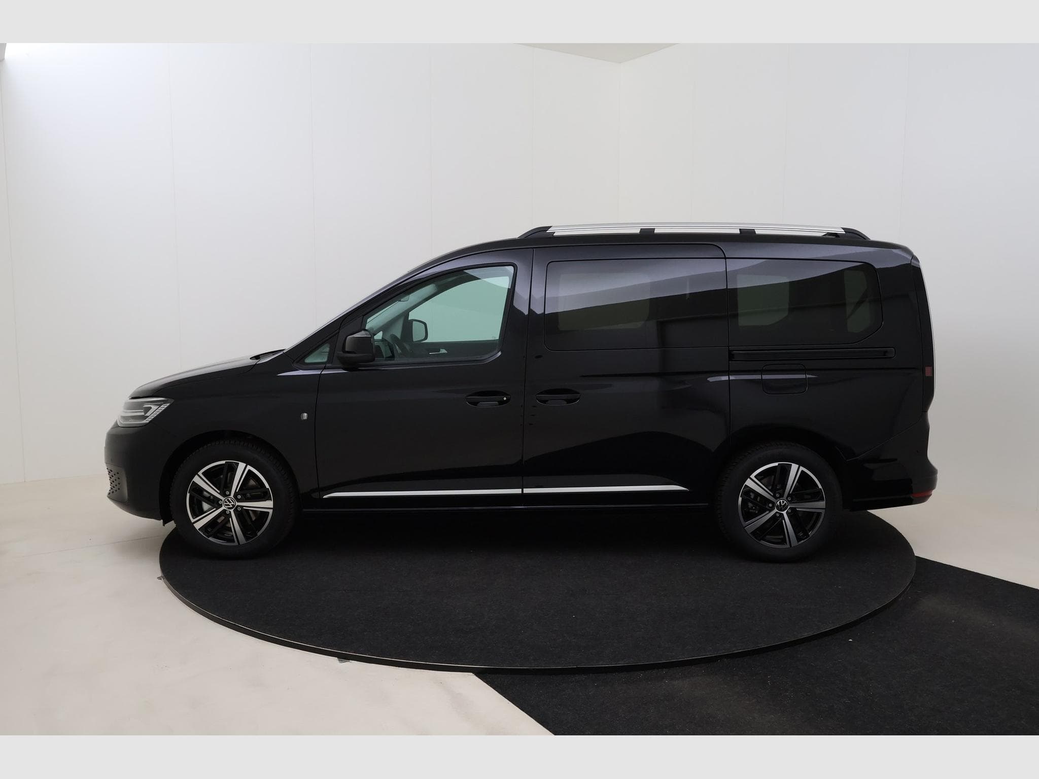 VW Caddy Maxi Style 7pl (2026) - Photo 9