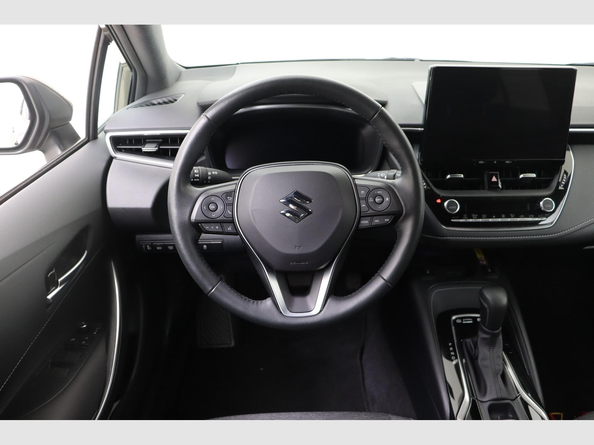 Suzuki Swace GLX (2024) - Photo 11
