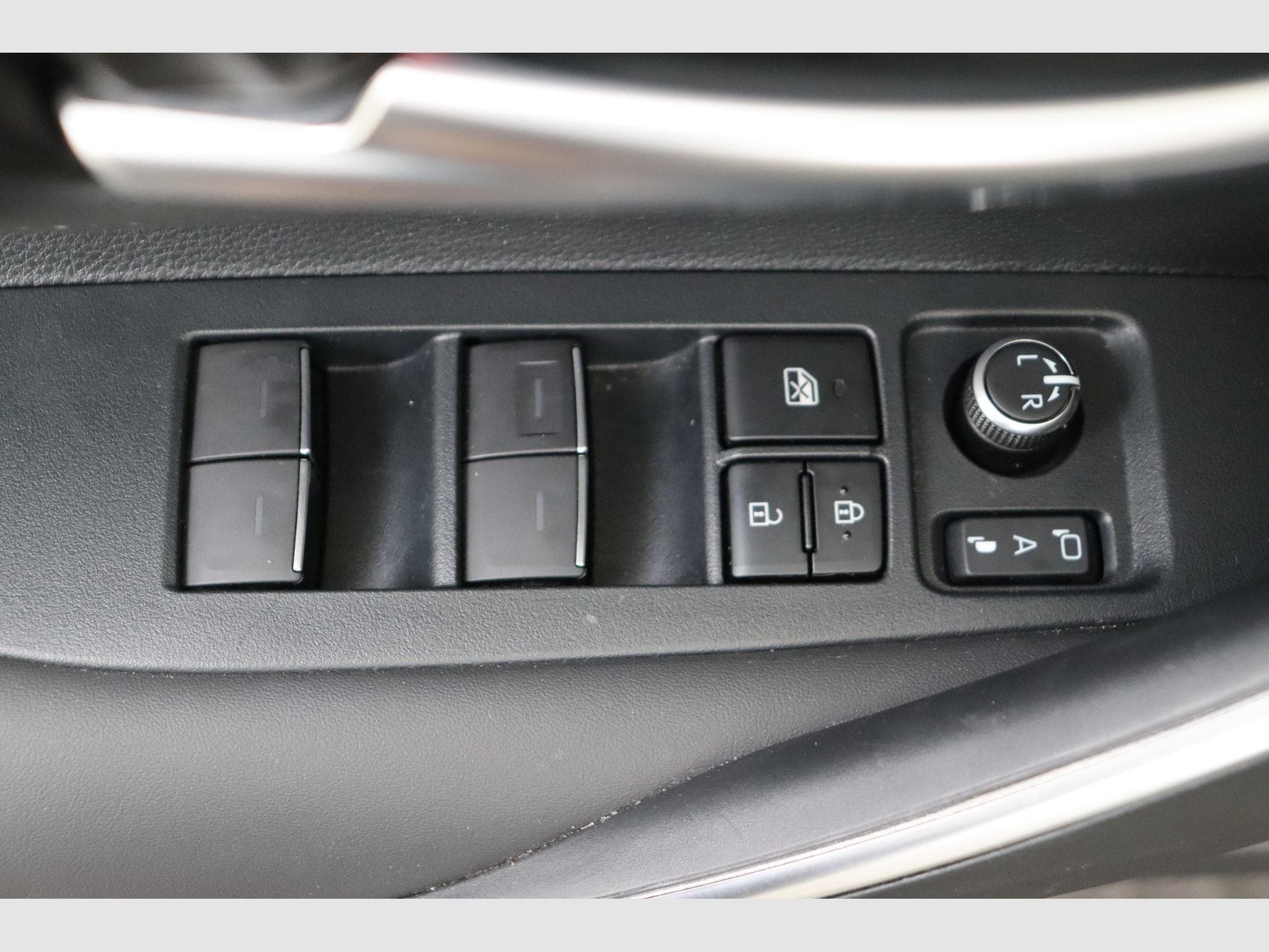 Suzuki Swace GLX (2024) - Photo 17