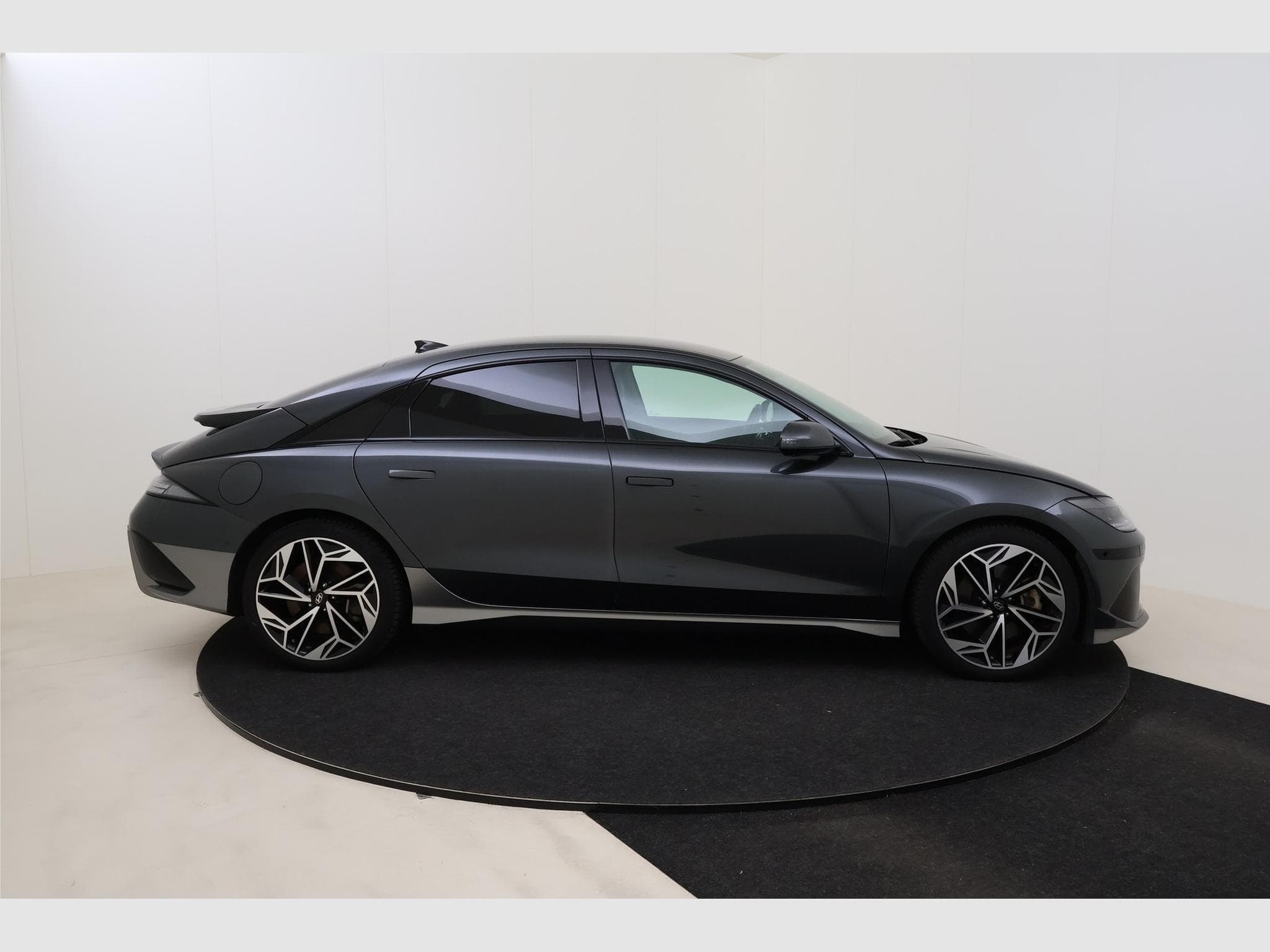 Hyundai IONIQ 6 Balance (2024) - Foto 4