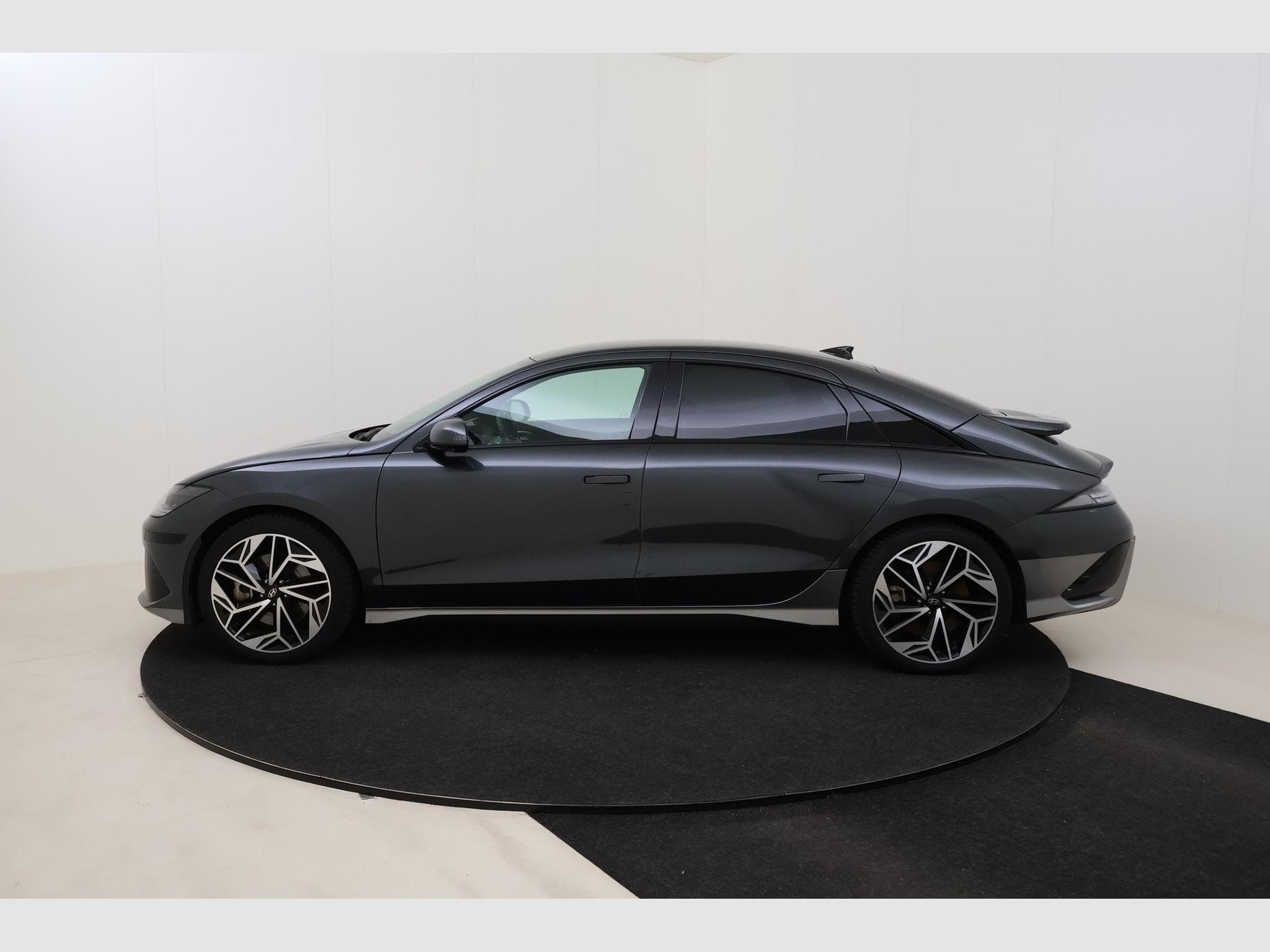 Hyundai IONIQ 6 Balance (2024) - Foto 9