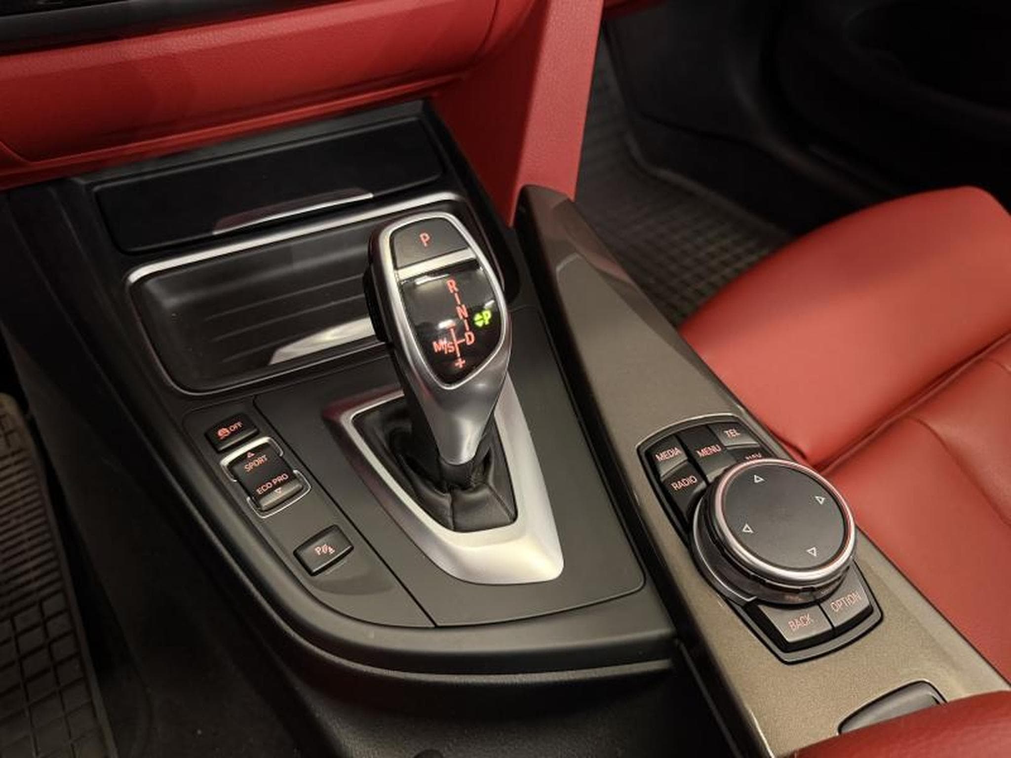 BMW Série 4 iA Cabrio Sportline (2015) - Foto 18