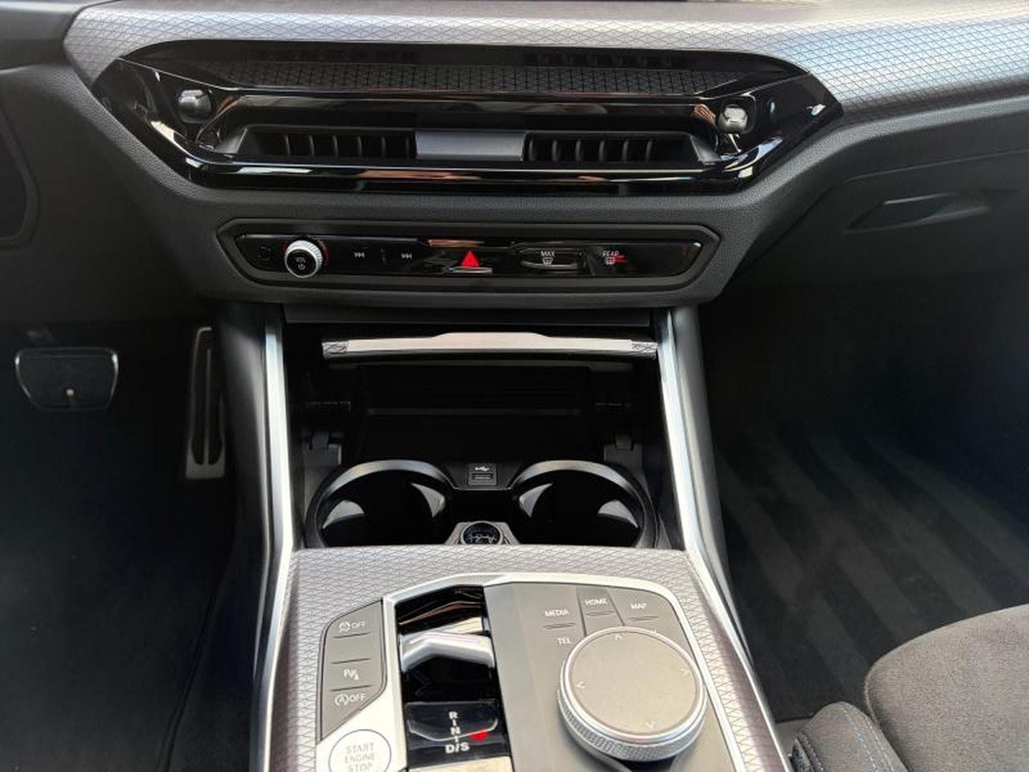 BMW 318 318i Berline Kit M Sport (2025) - Photo 9