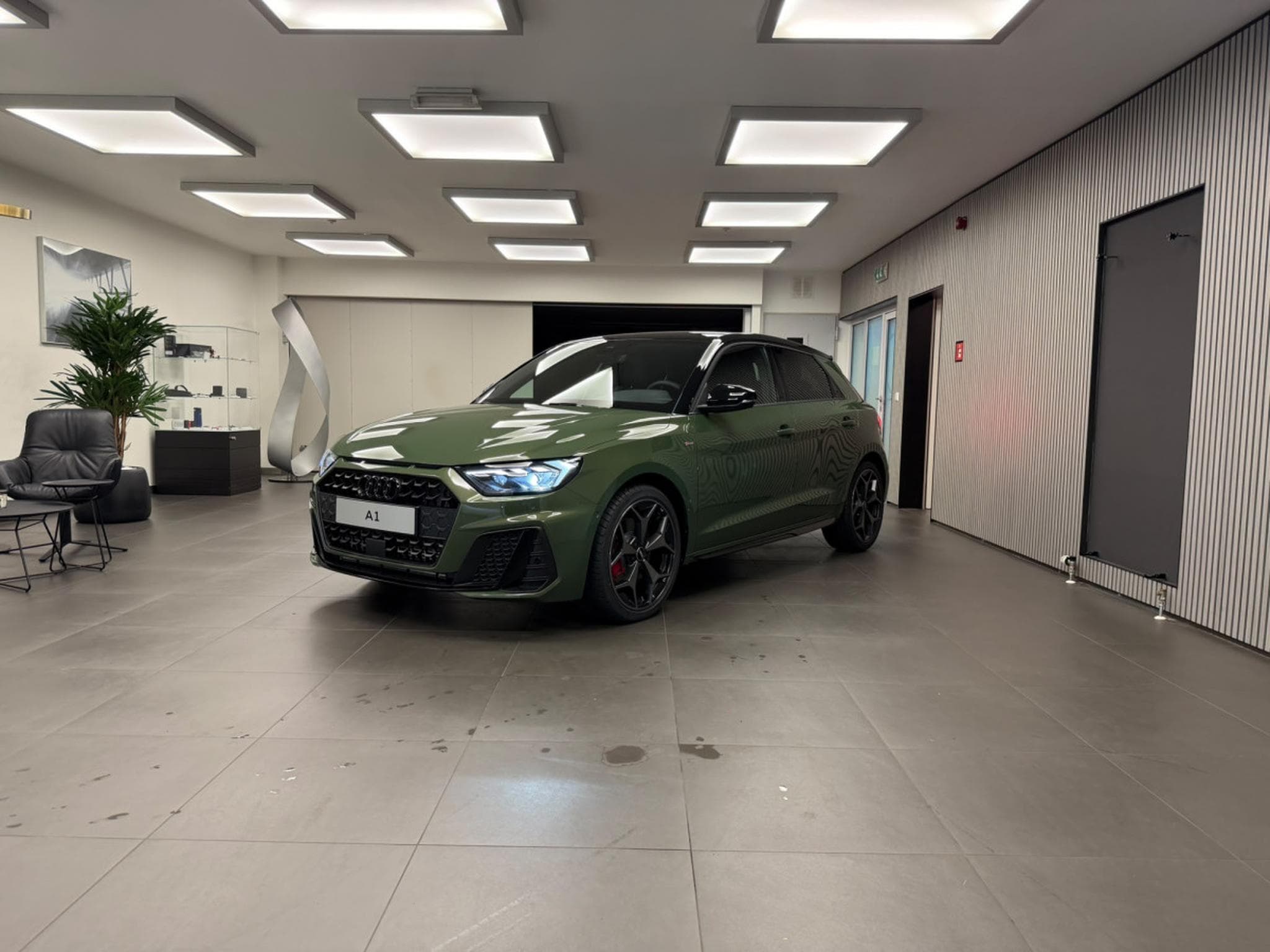 Audi A1 Sportback S line Plus 207 CH / 152 kW S tronic (2026) - Photo 1