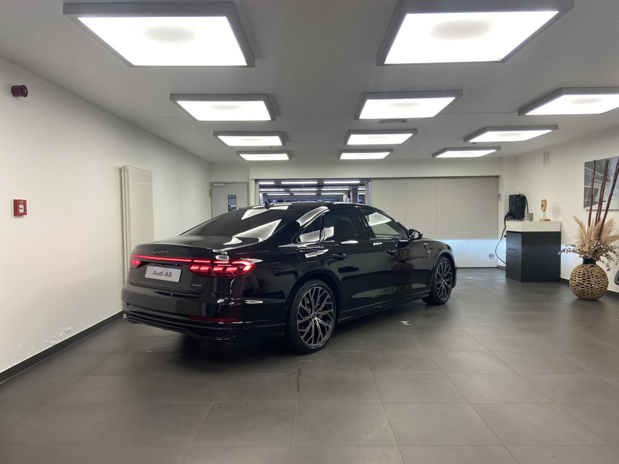 Audi A8 TFSIe quattro 449 CH / 330 kW Tiptronic (2026) - Photo 8