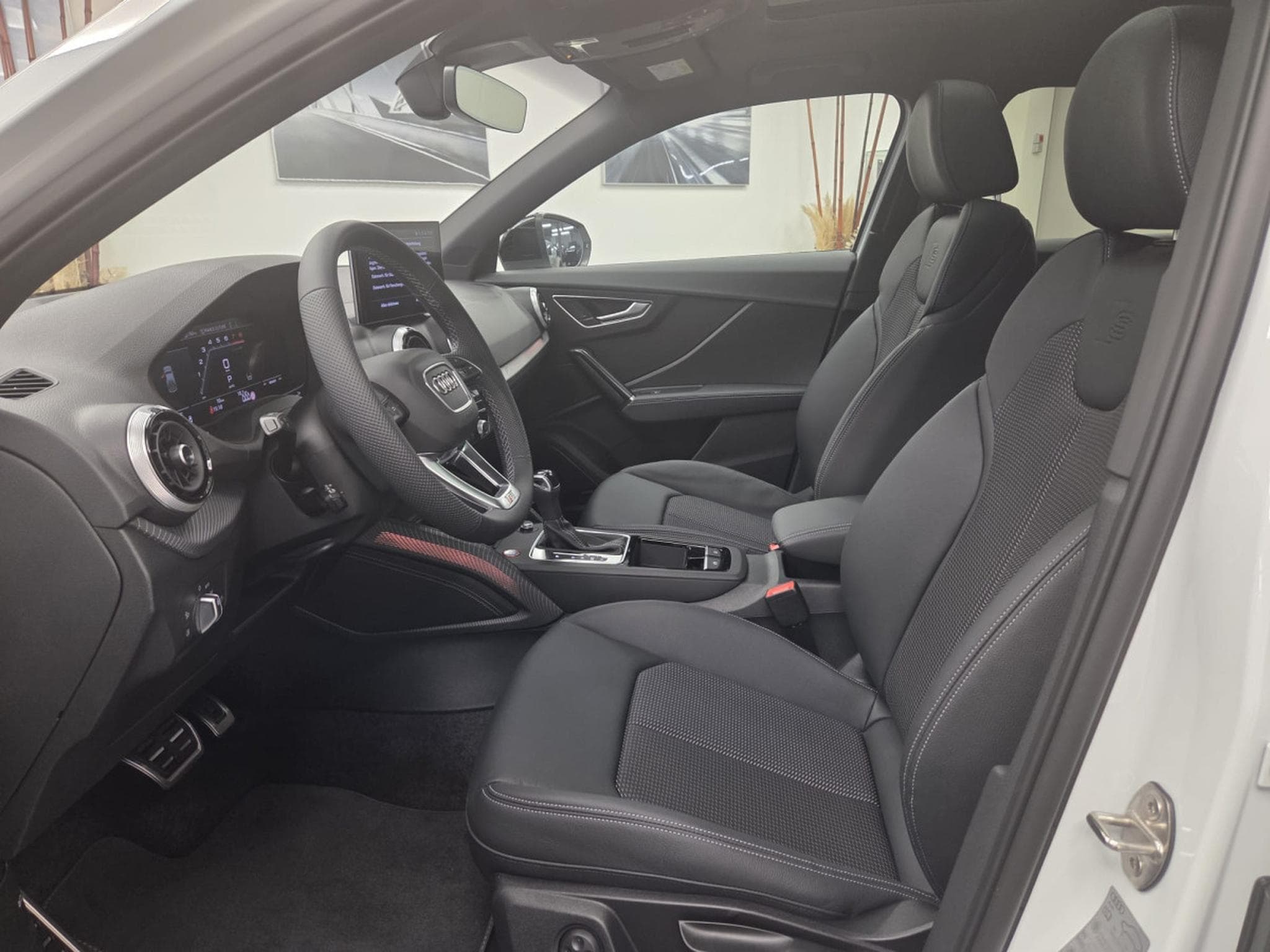 Audi SQ2 TFSI quattro 300 CH / 221 kW S tronic (2026) - Photo 3