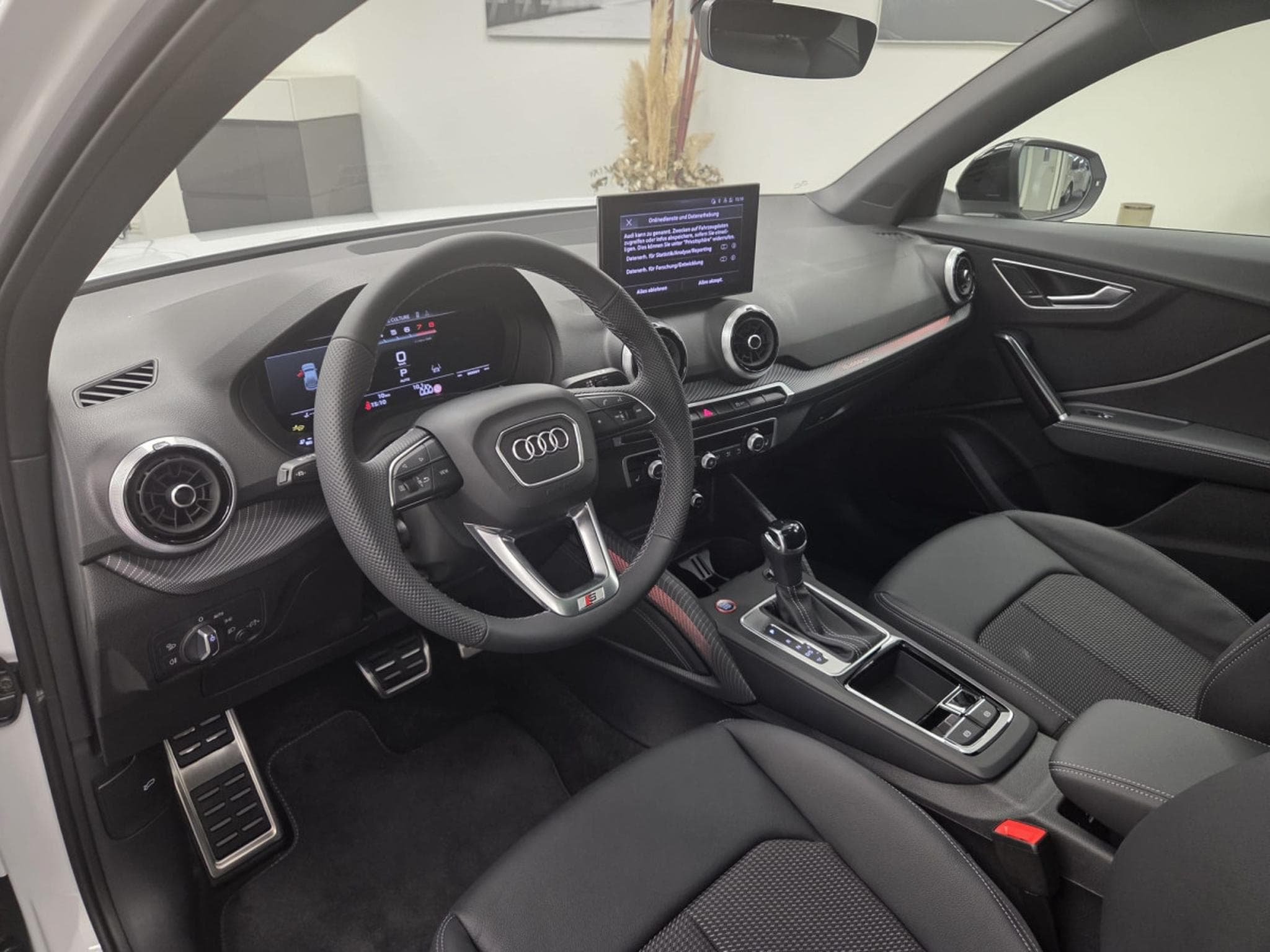 Audi SQ2 TFSI quattro 300 CH / 221 kW S tronic (2026) - Photo 4